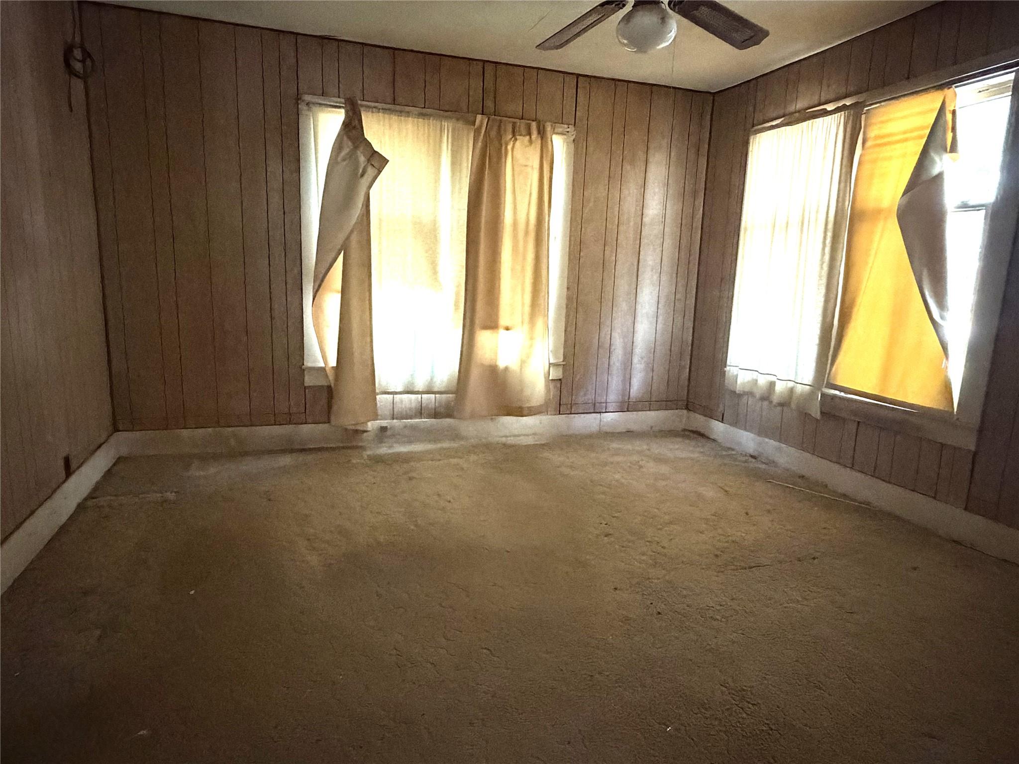 119 Pine St Property Photo 9
