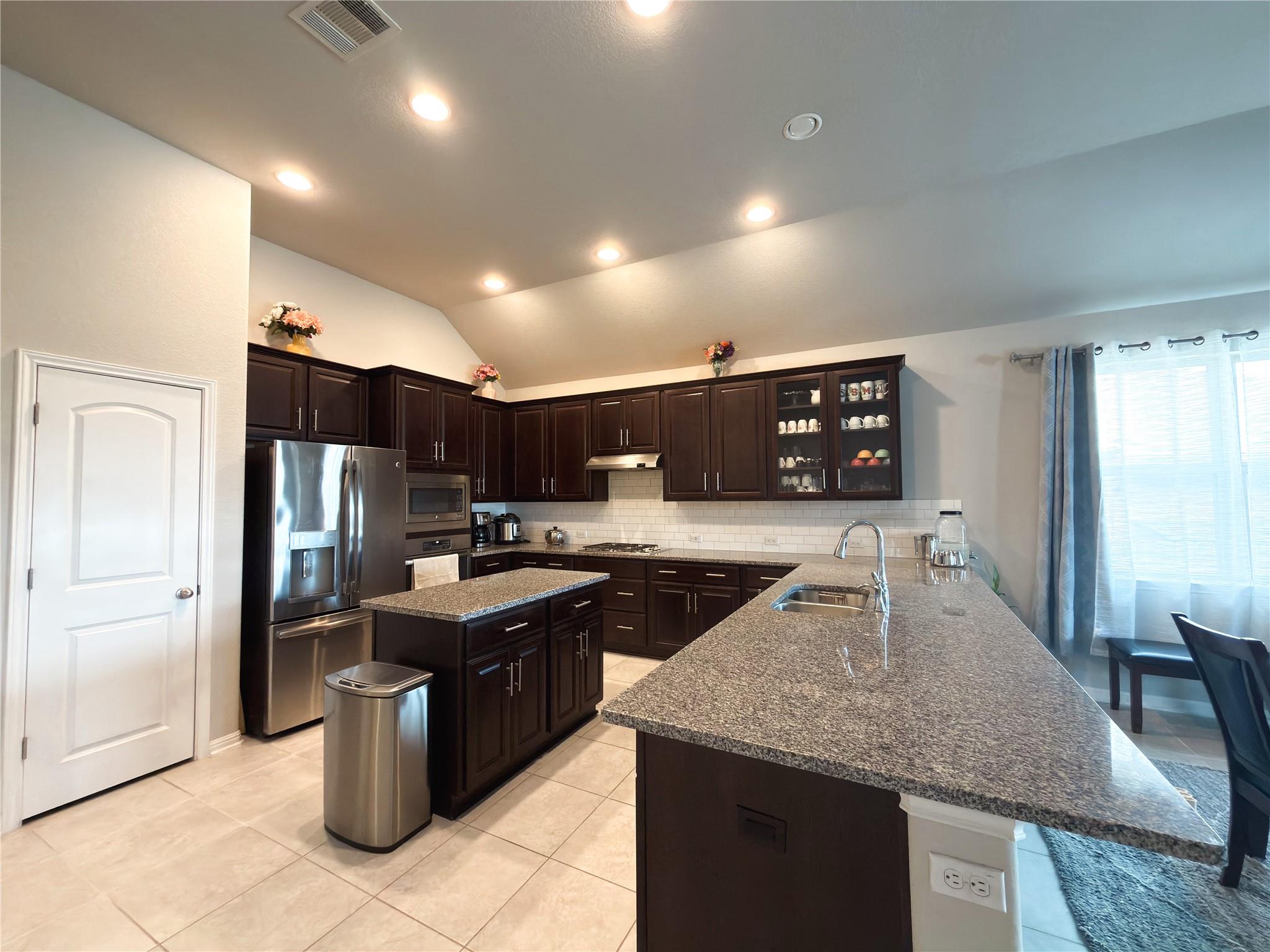2743 Enza Ct Property Photo 9