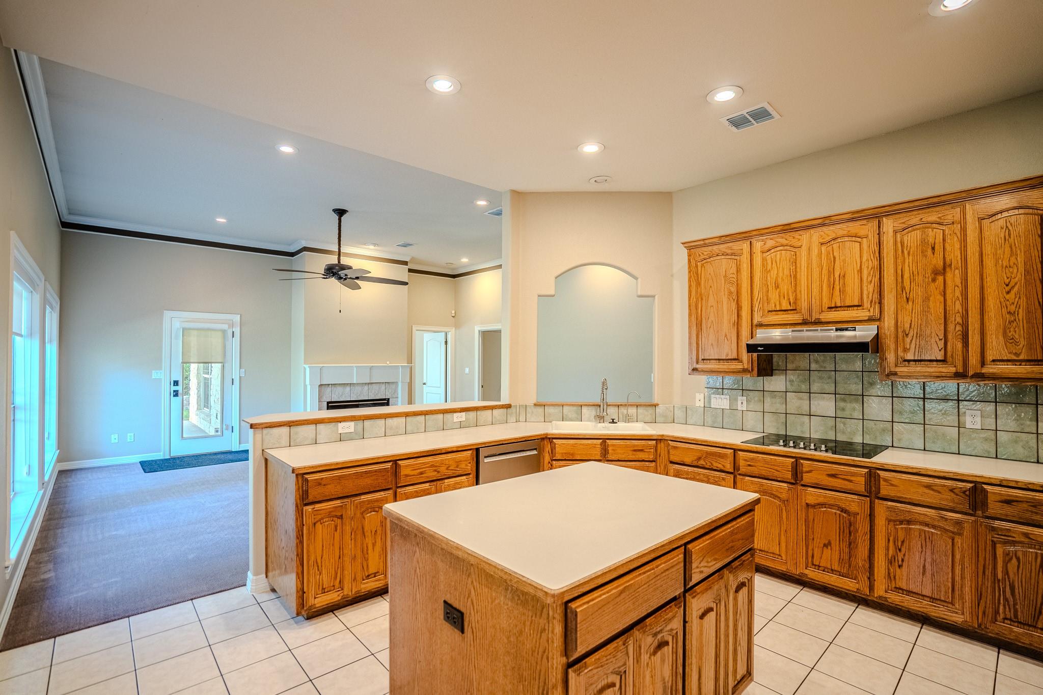 218 Hazeltine Dr Property Photo 8