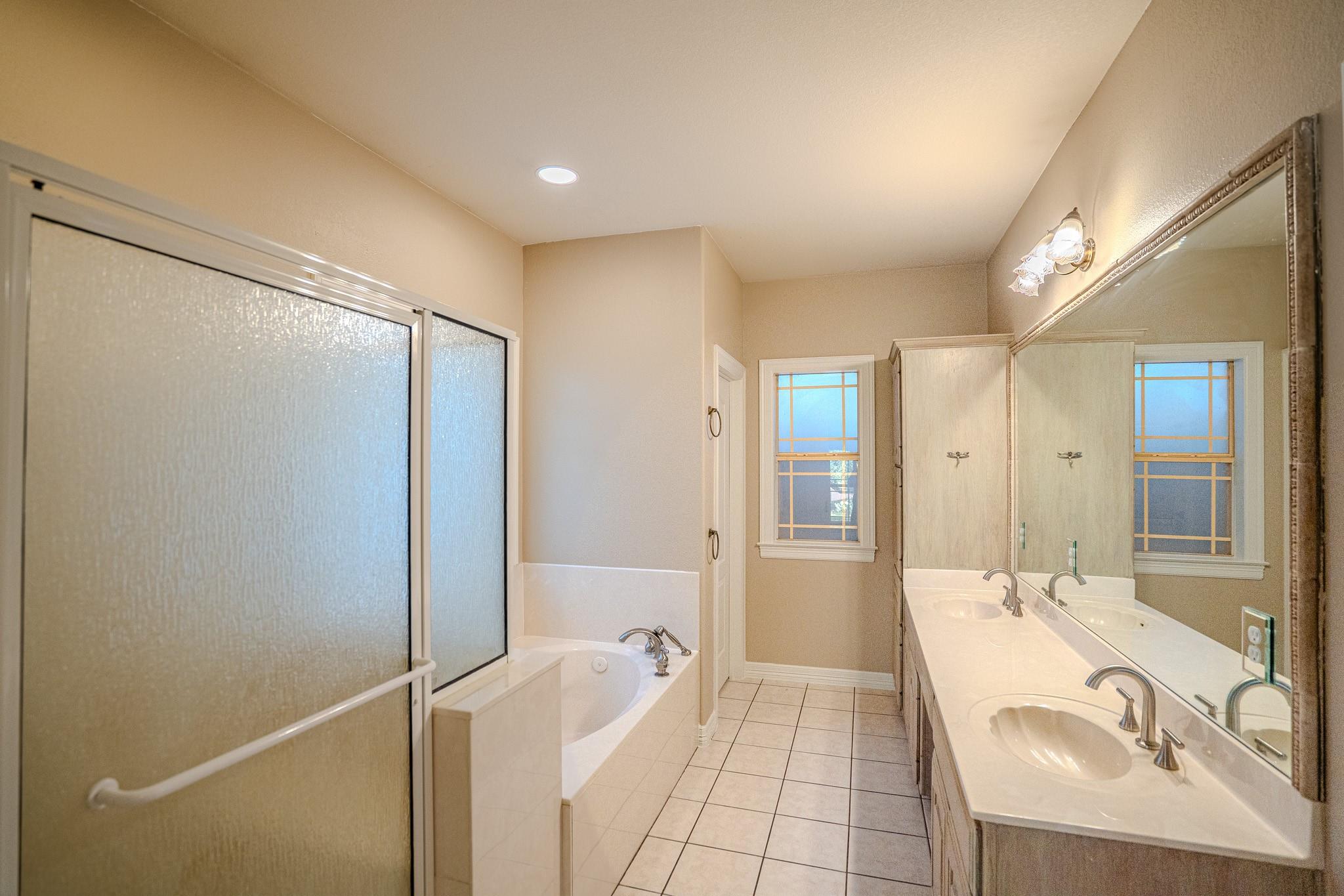218 Hazeltine Dr Property Photo 15