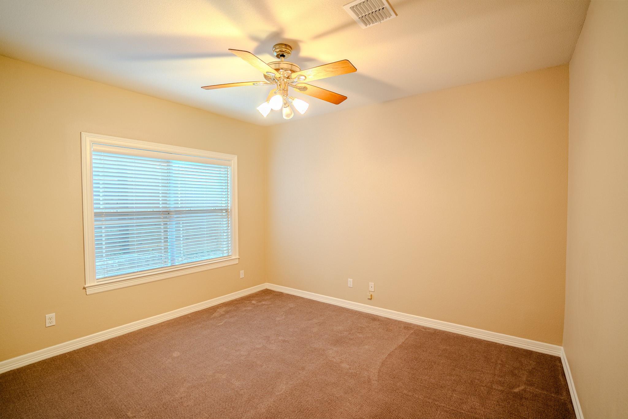218 Hazeltine Dr Property Photo 17