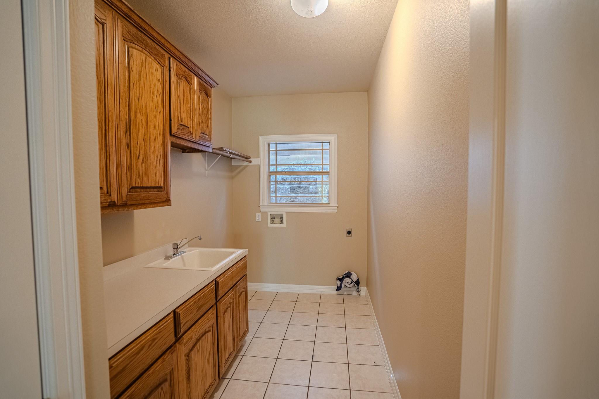 218 Hazeltine Dr Property Photo 22