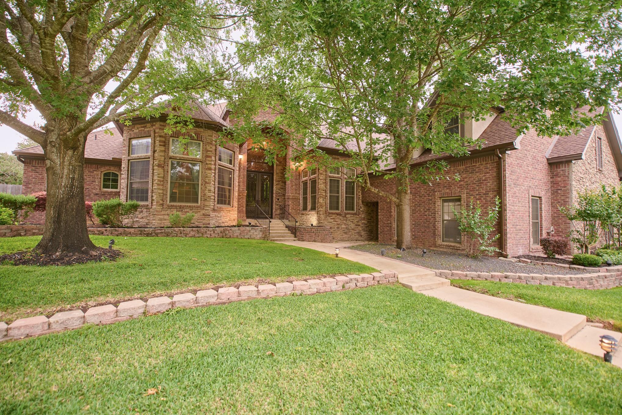 2205 Sunrise Dr Property Photo