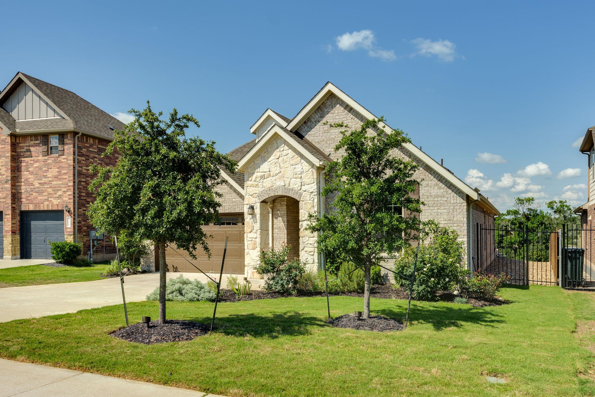 22208 Coyote Cave Trl Property Photo