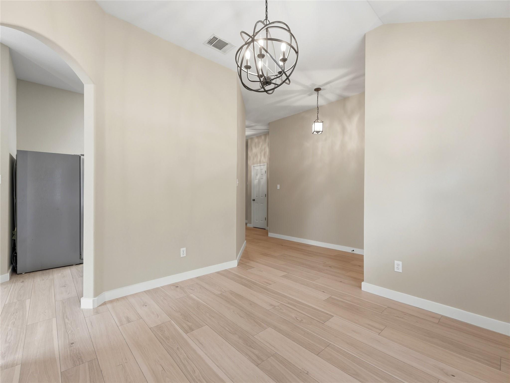 1004 Downridge Dr Property Photo 9