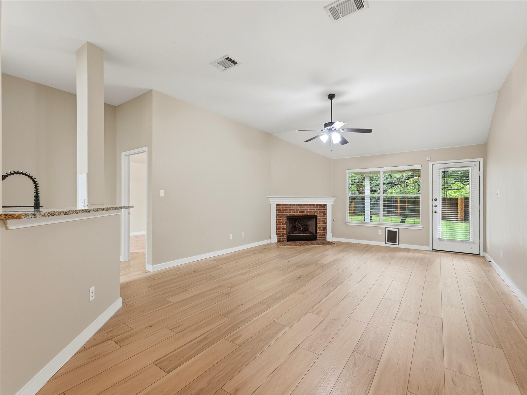 1004 Downridge Dr Property Photo 10