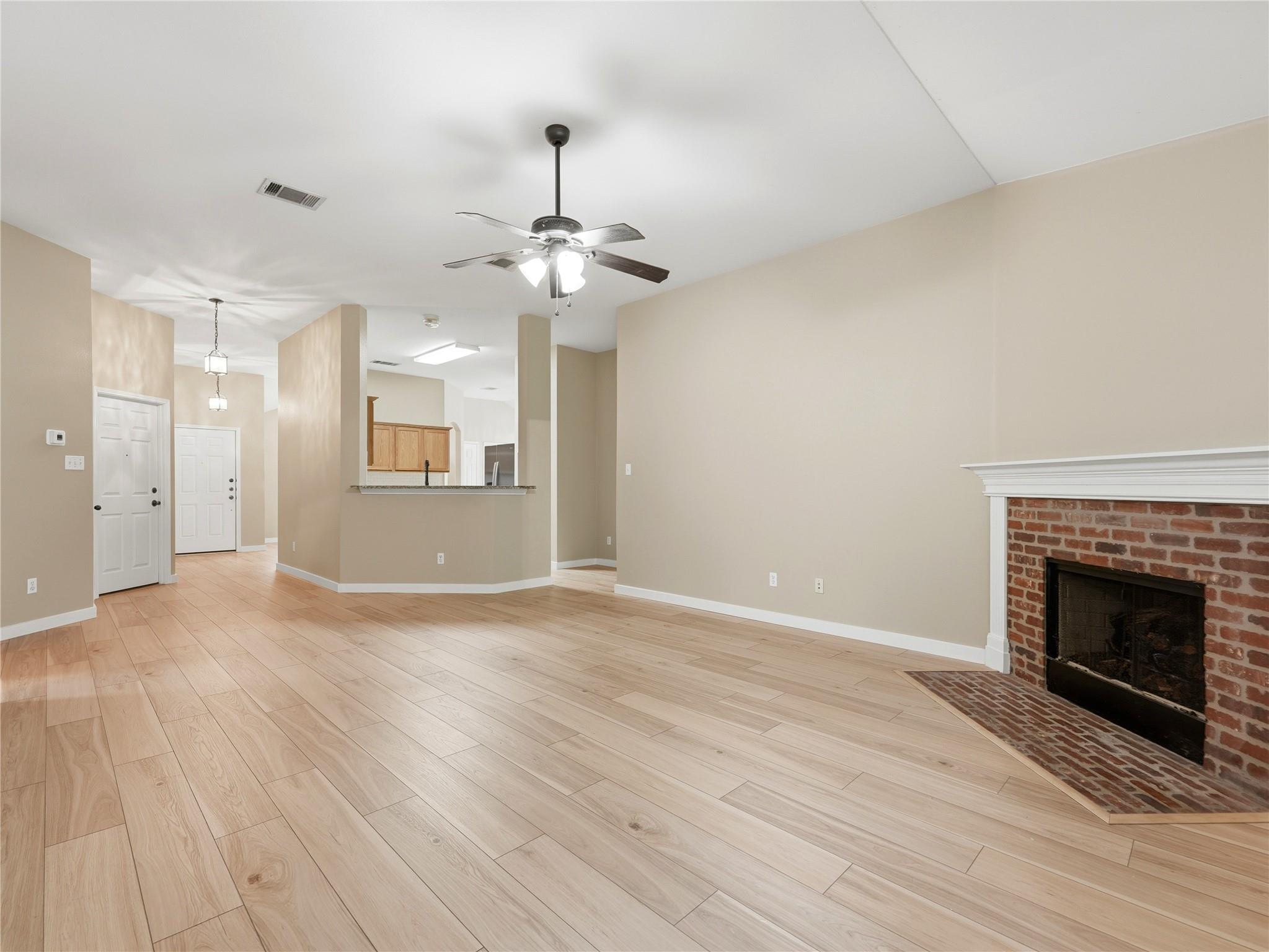 1004 Downridge Dr Property Photo 12