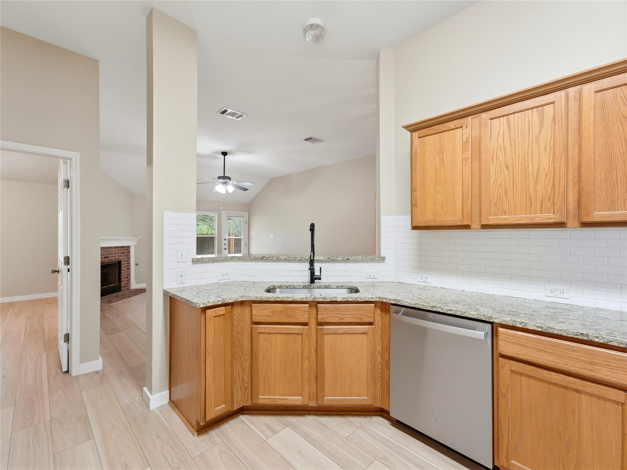 1004 Downridge Dr Property Photo 14