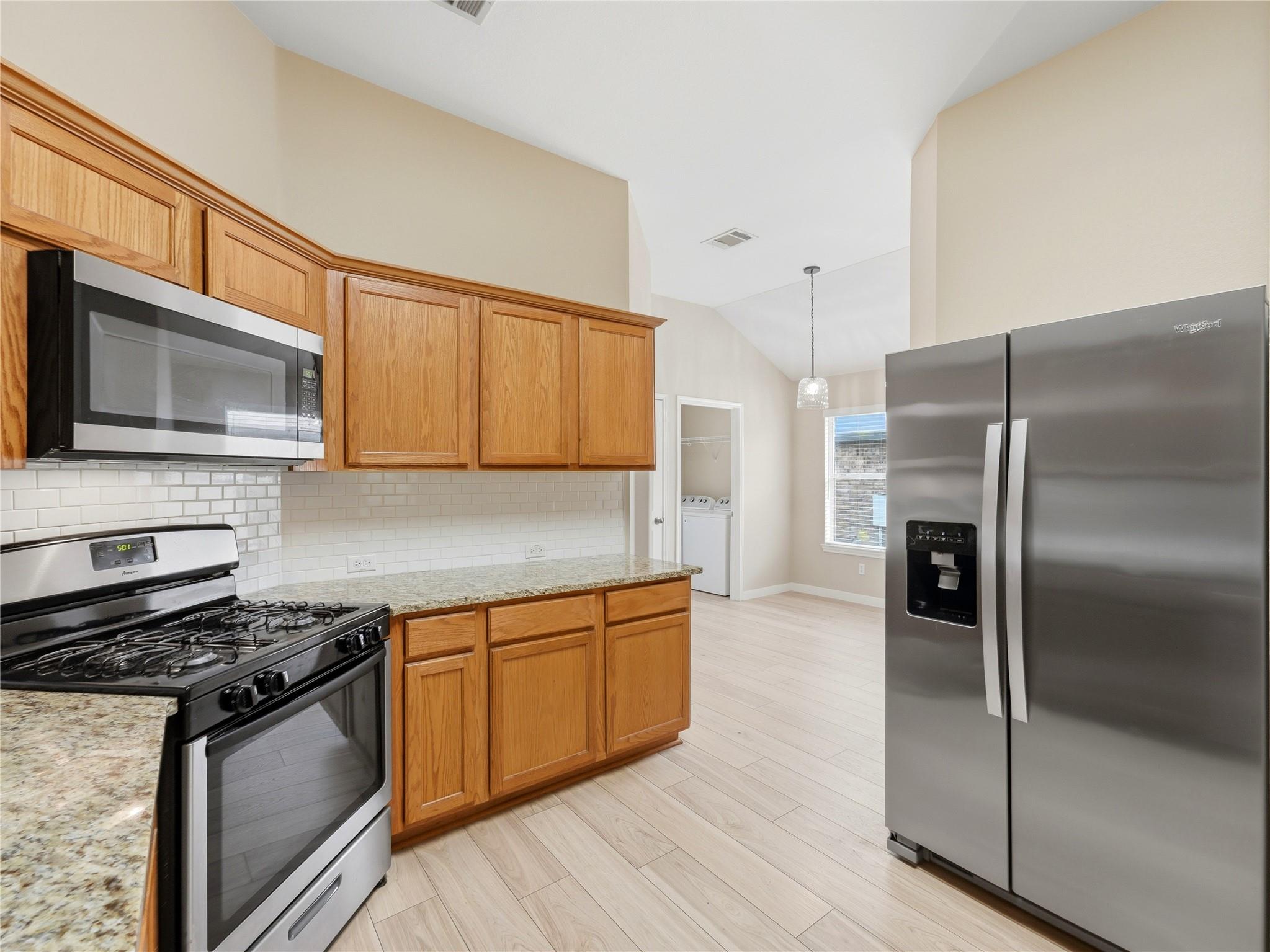 1004 Downridge Dr Property Photo 17