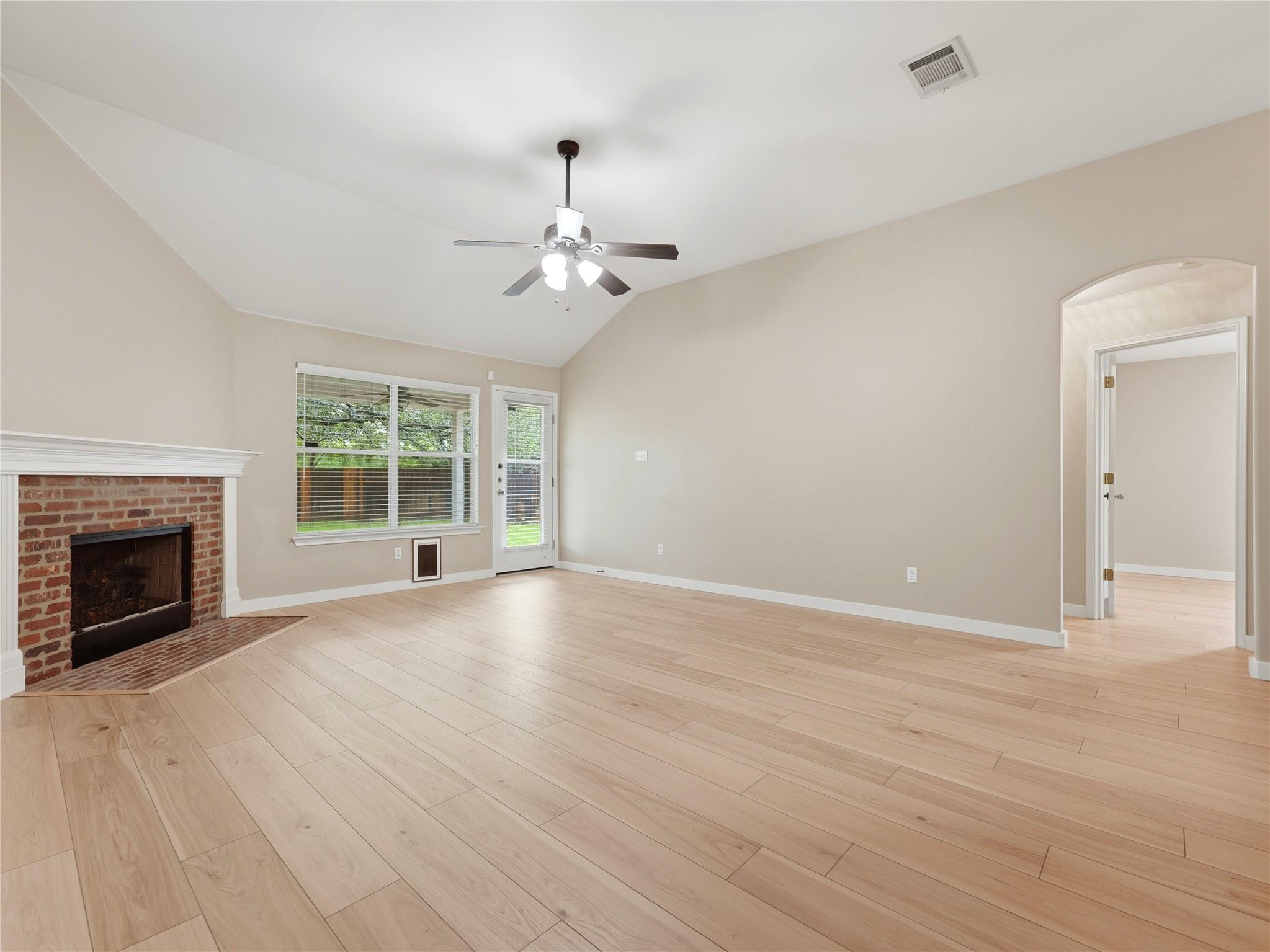 1004 Downridge Dr Property Photo 22