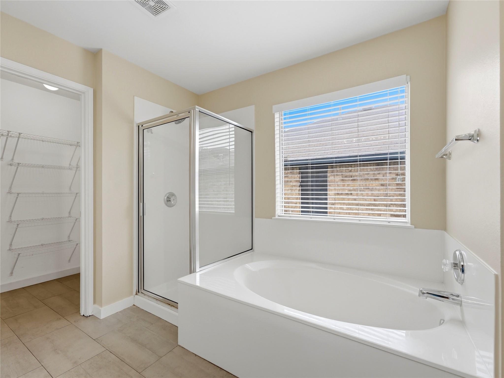 1004 Downridge Dr Property Photo 28