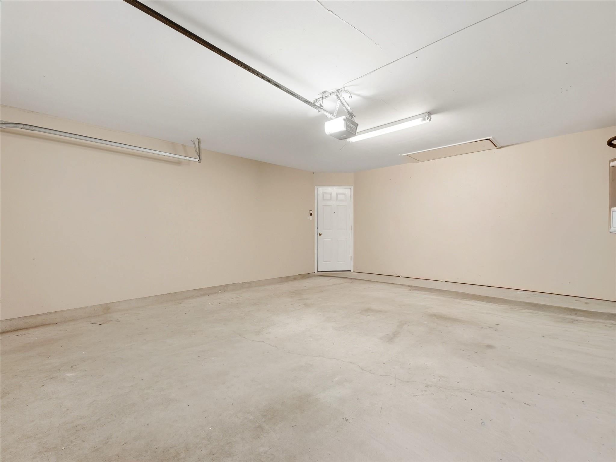 1004 Downridge Dr Property Photo 32