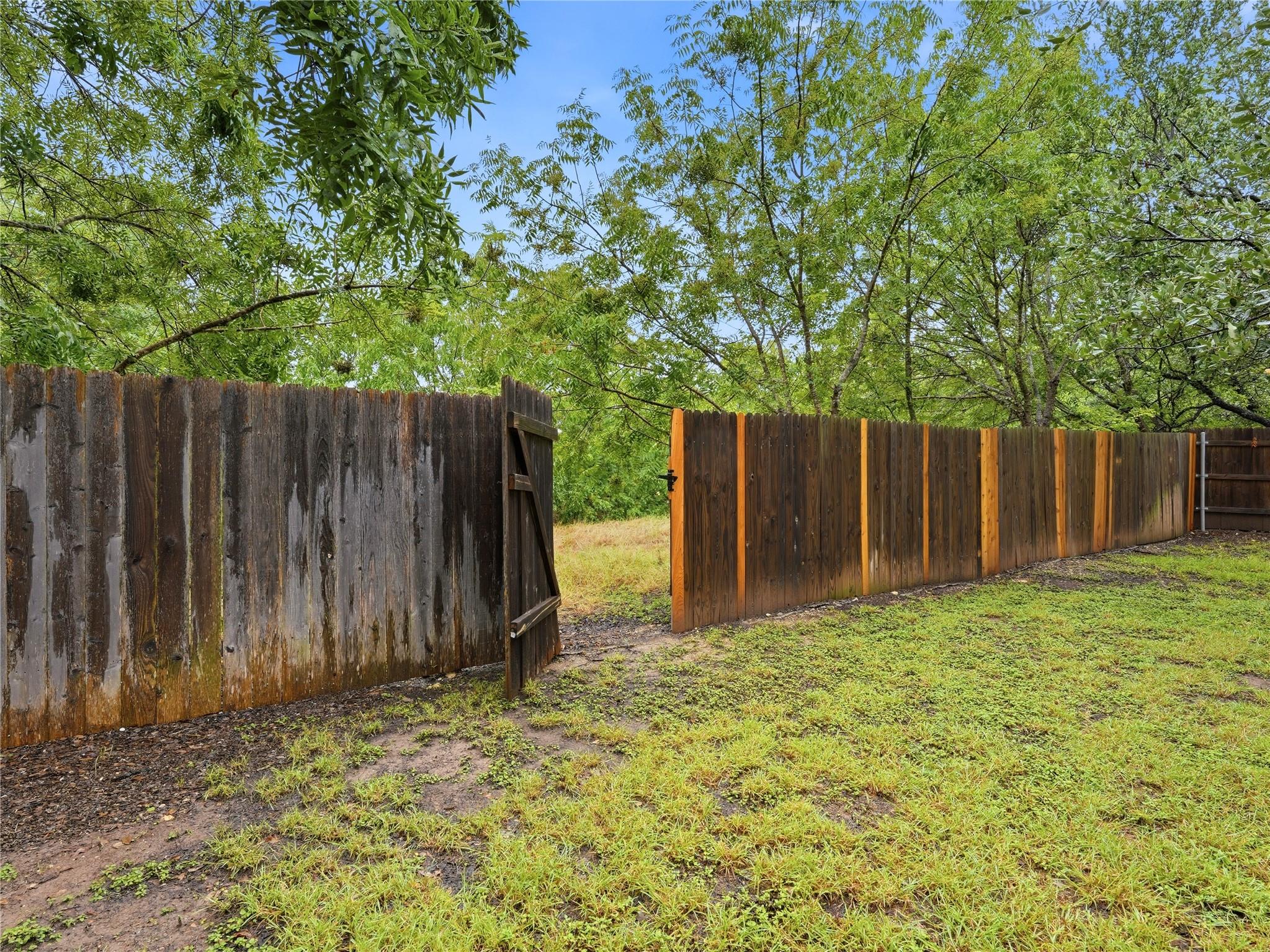 1004 Downridge Dr Property Photo 37