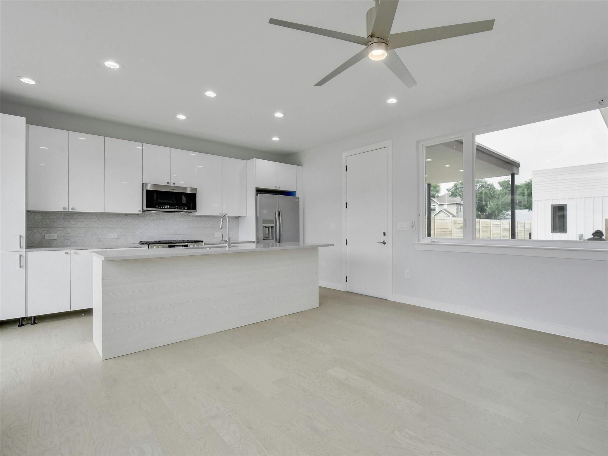 313 Blackson Ave #b Property Photo 3