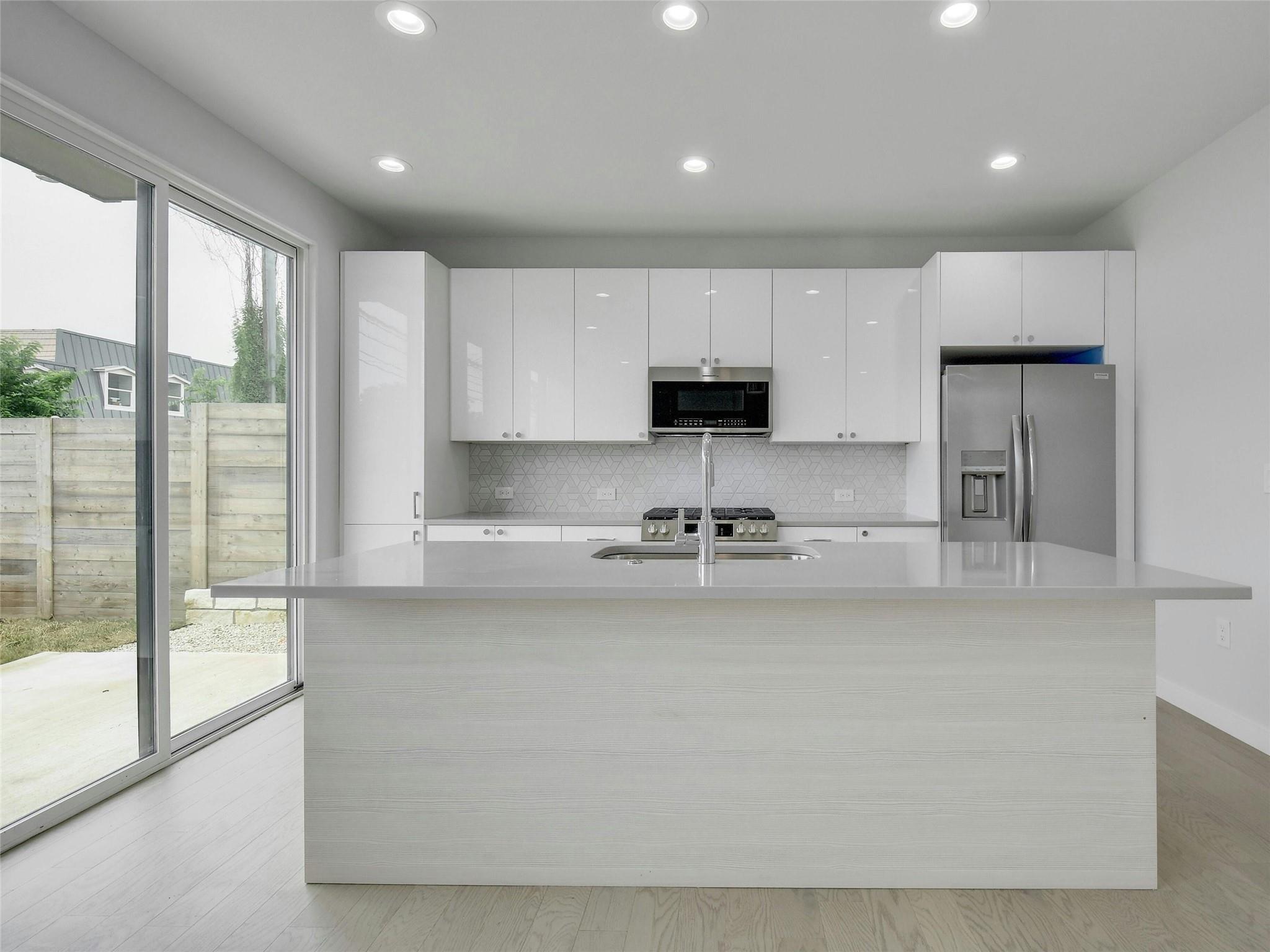 313 Blackson Ave #b Property Photo 4