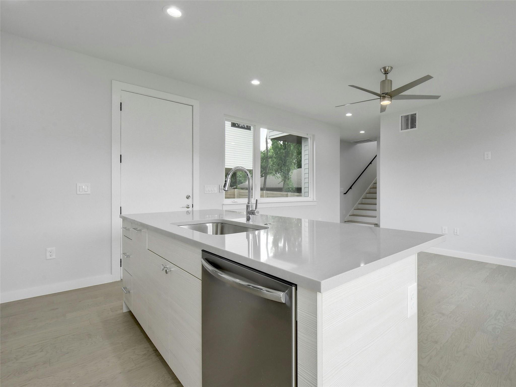 313 Blackson Ave #b Property Photo 5