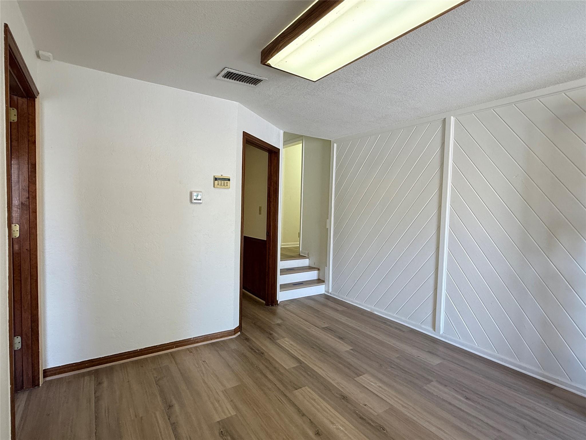 202 S Austin Ave #101 Property Photo 6