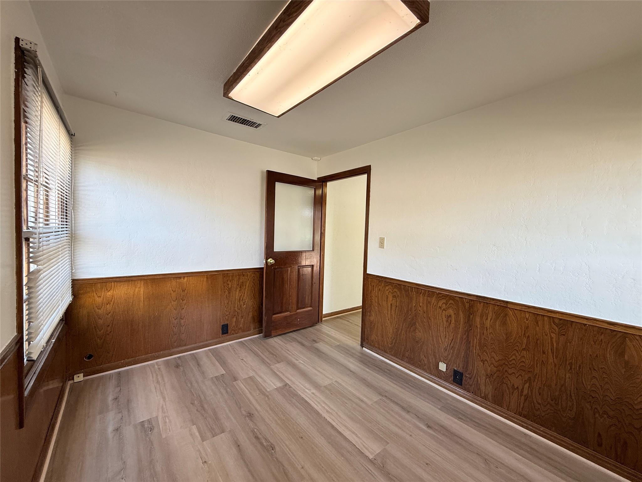 202 S Austin Ave #101 Property Photo 9
