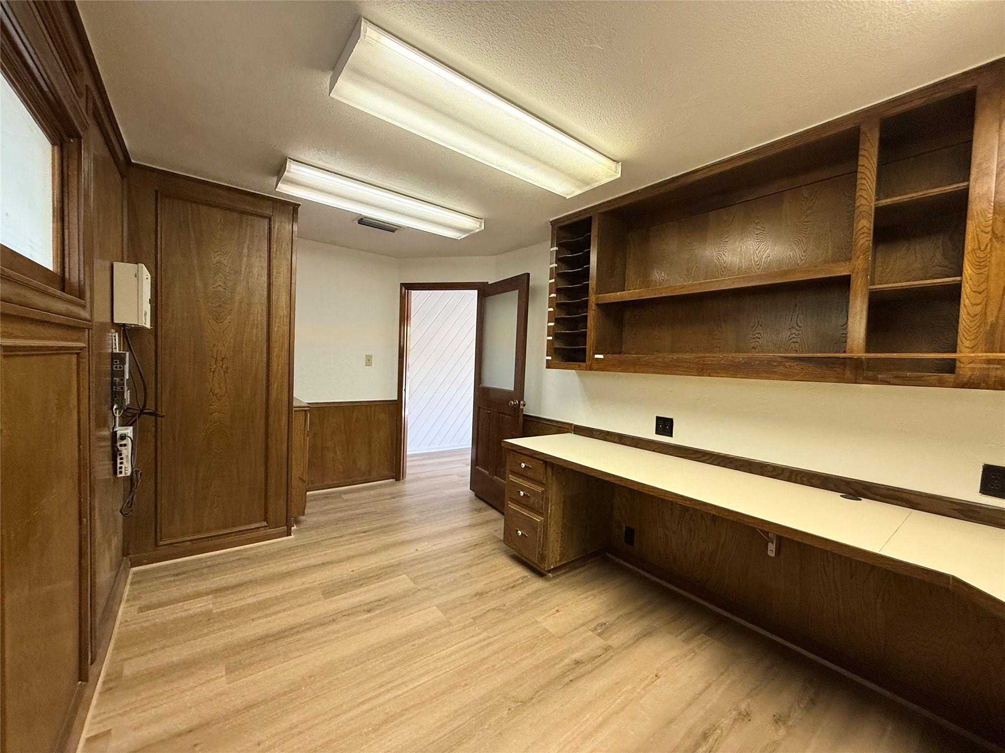 202 S Austin Ave #101 Property Photo 13