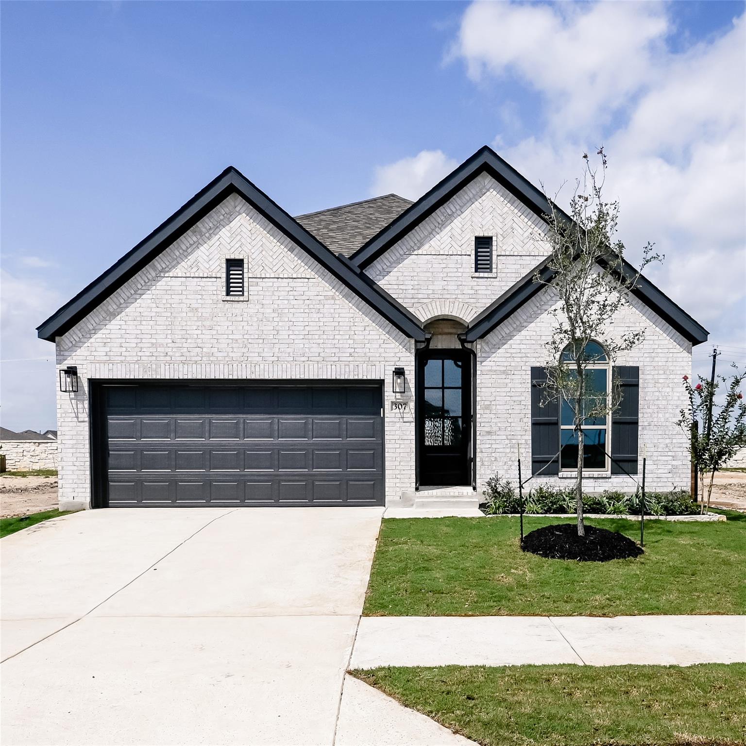 307 Watersong Bnd Property Photo 1