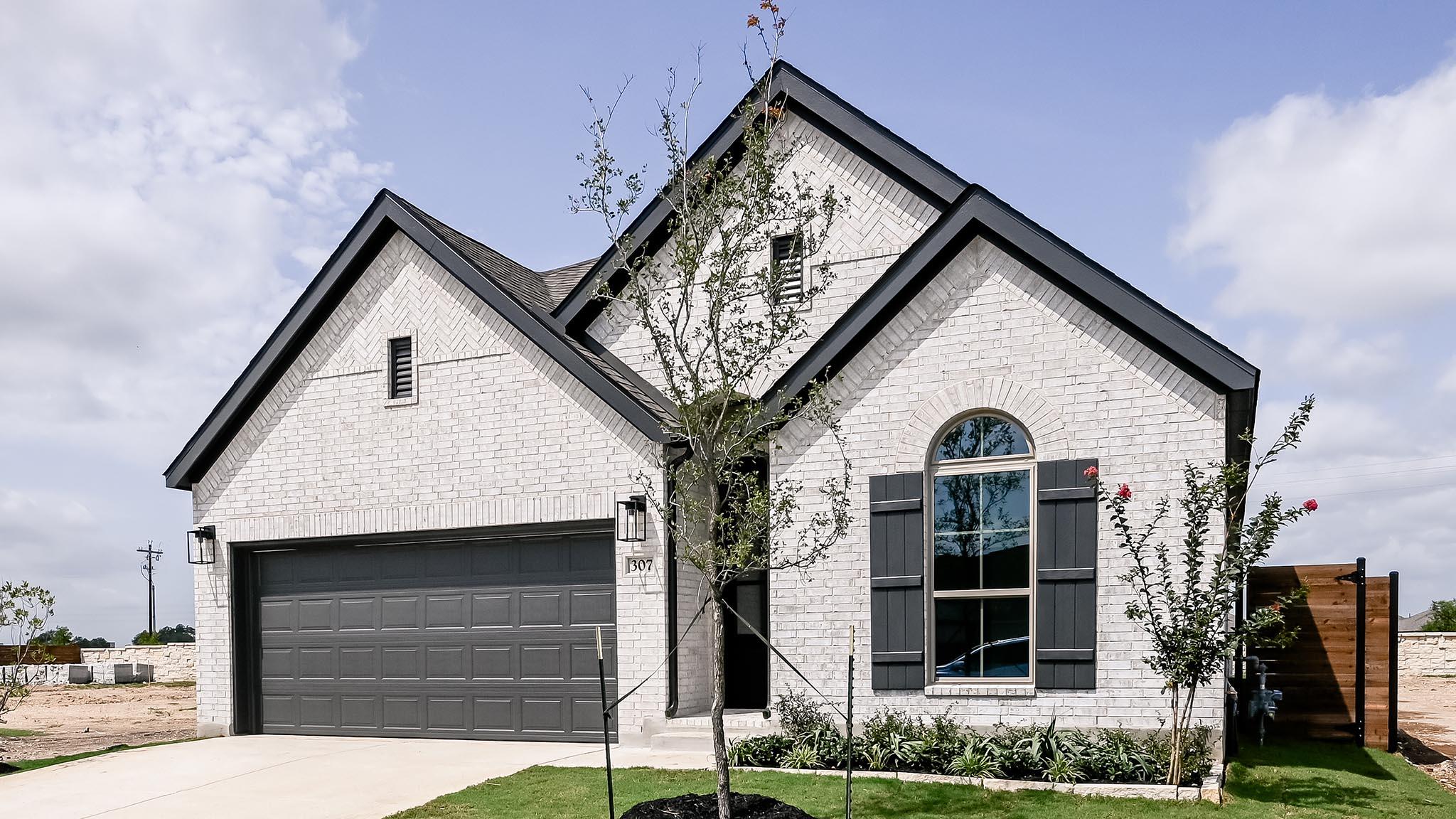 307 Watersong Bnd Property Photo 2