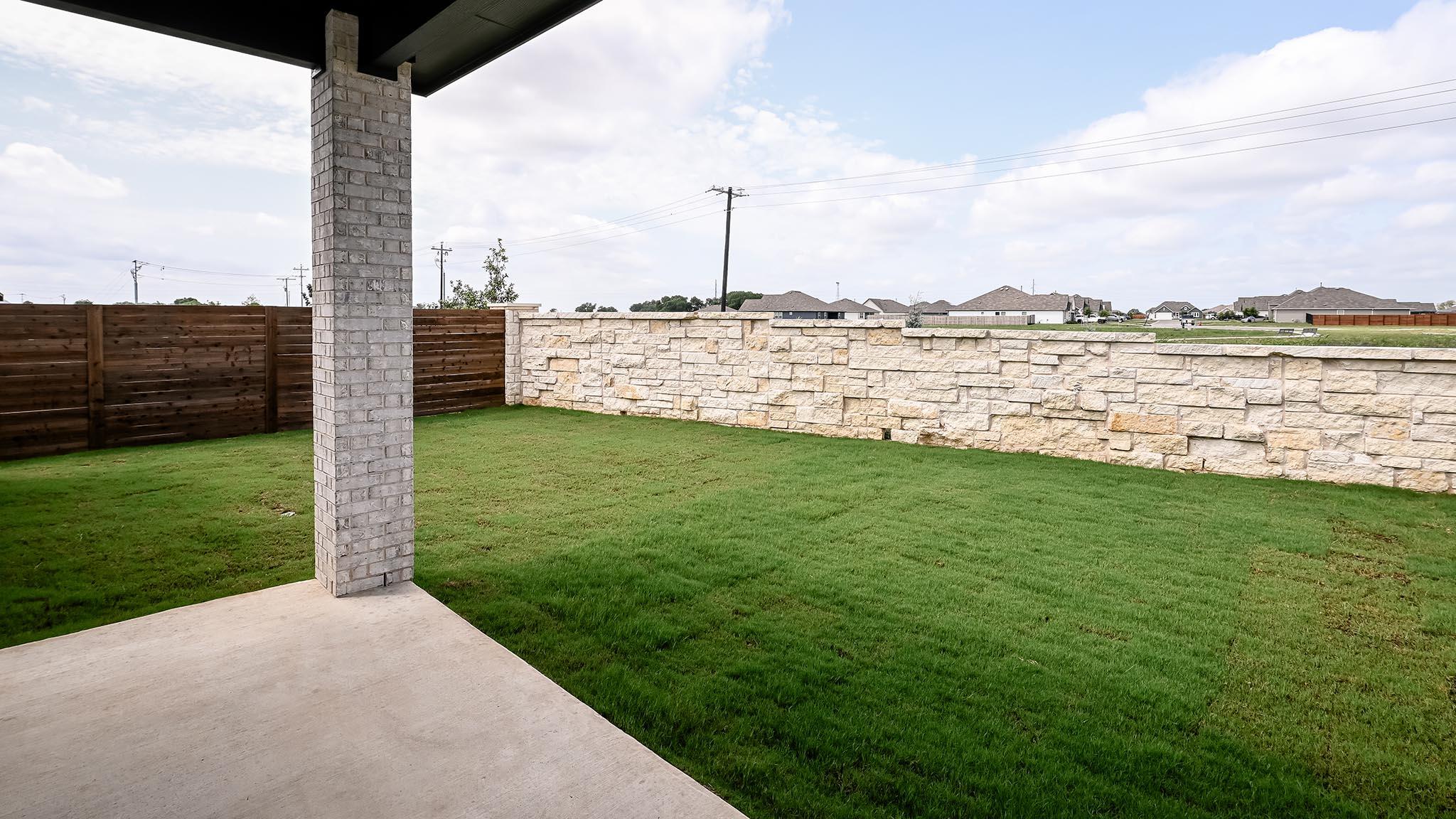 307 Watersong Bnd Property Photo 16