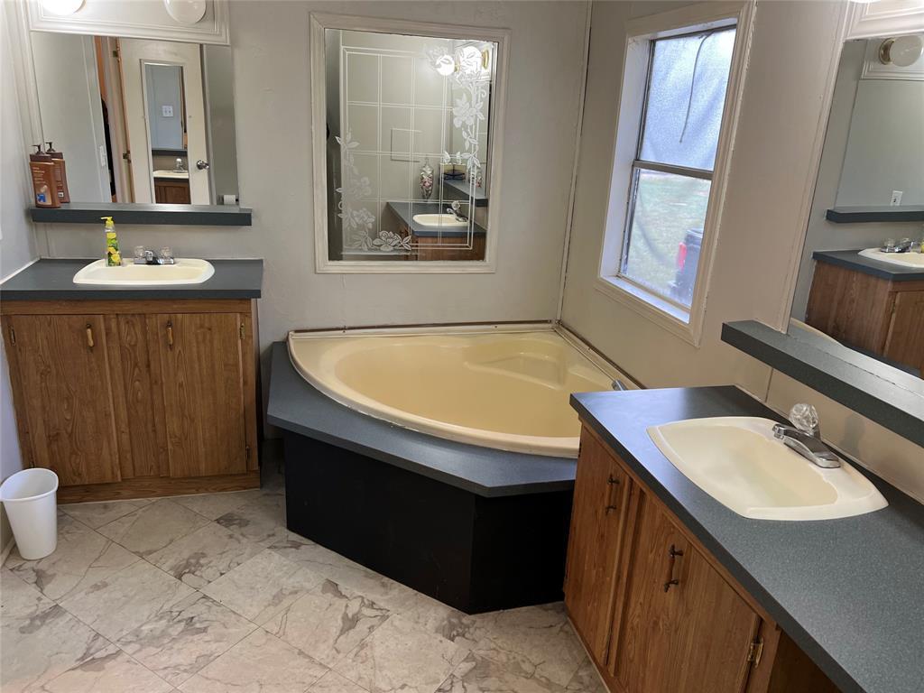 15608 Checotah Dr Property Photo 29