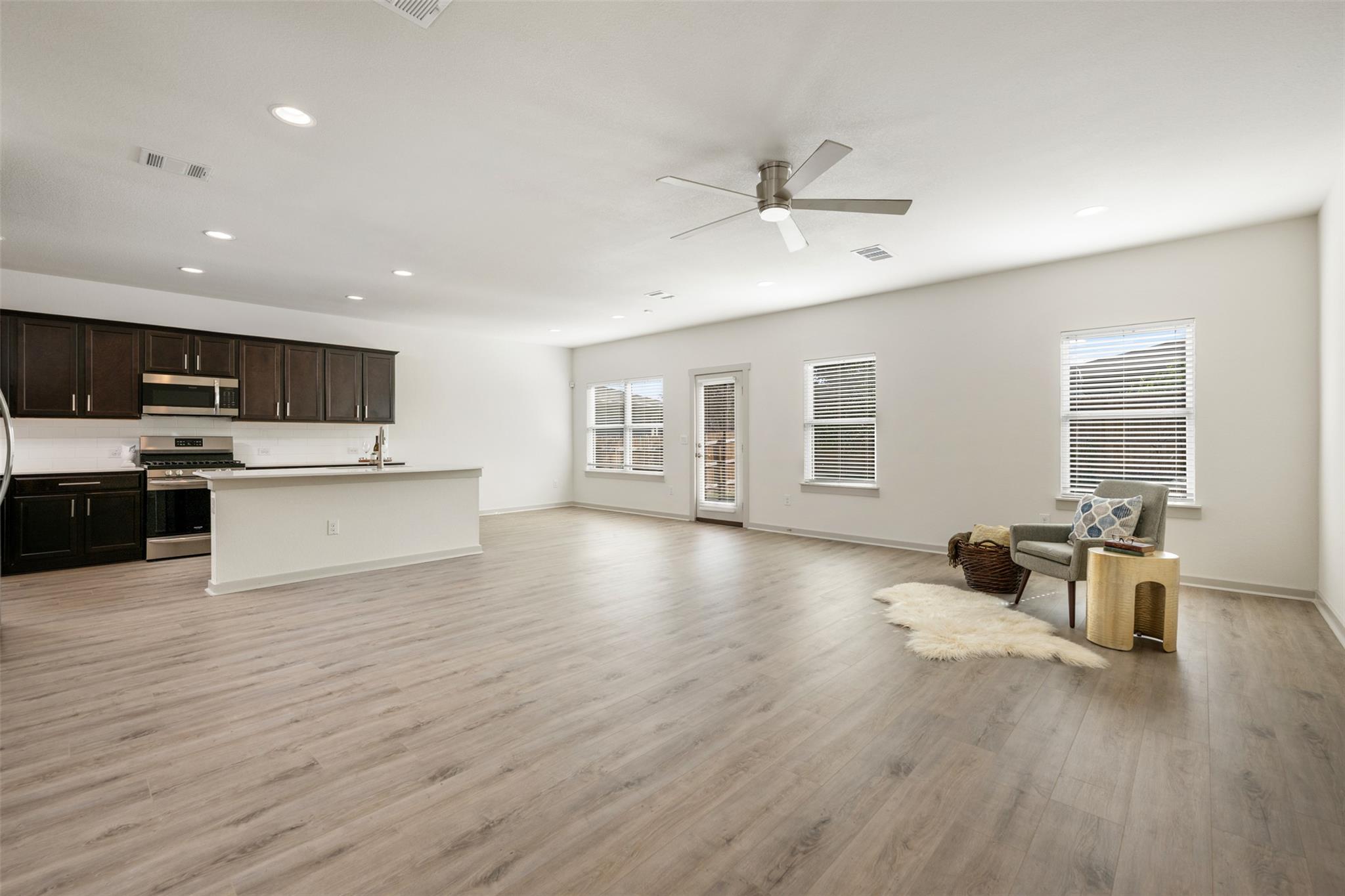 8301 Mimi Ln Property Photo 4