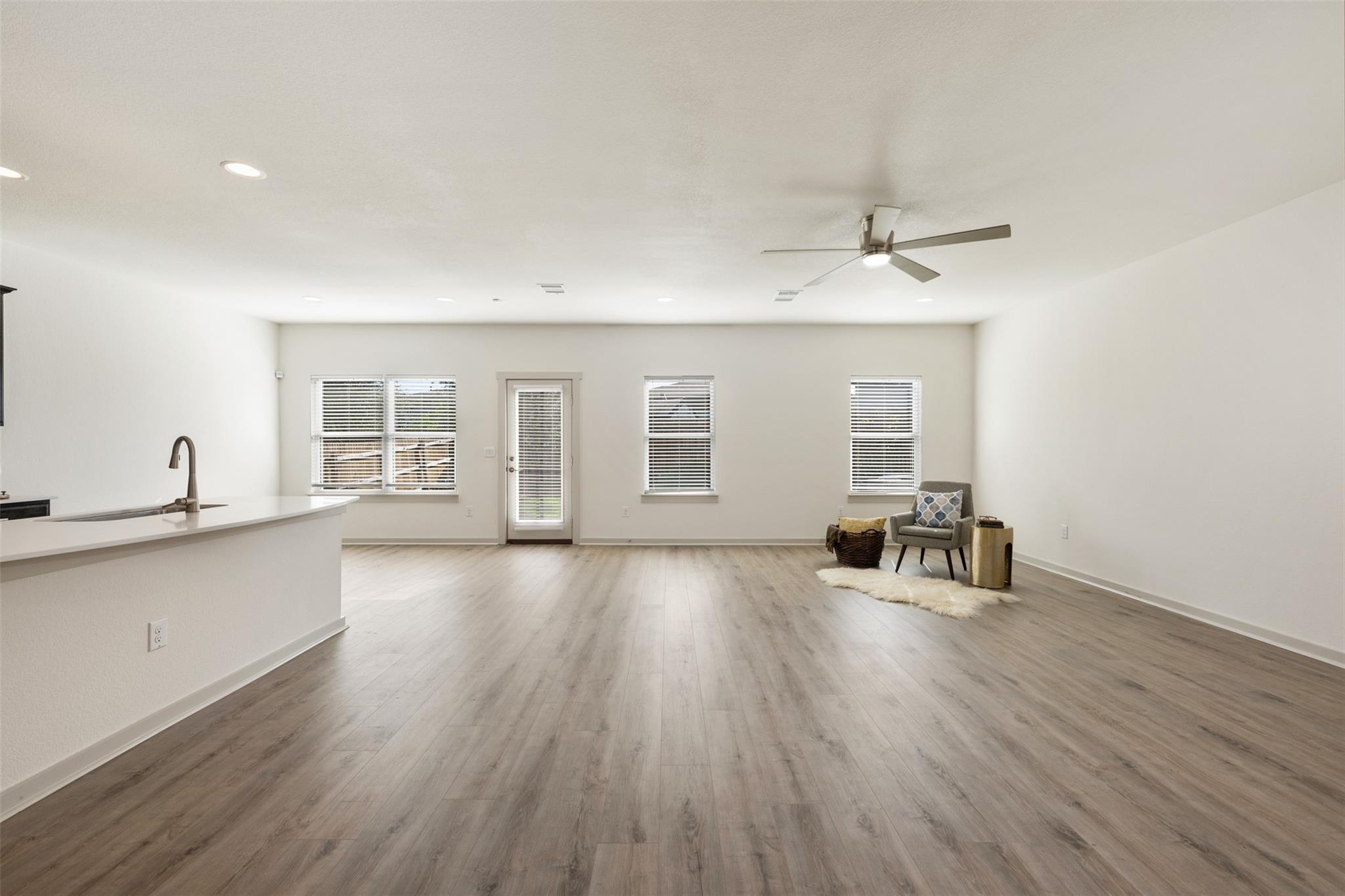 8301 Mimi Ln Property Photo 6