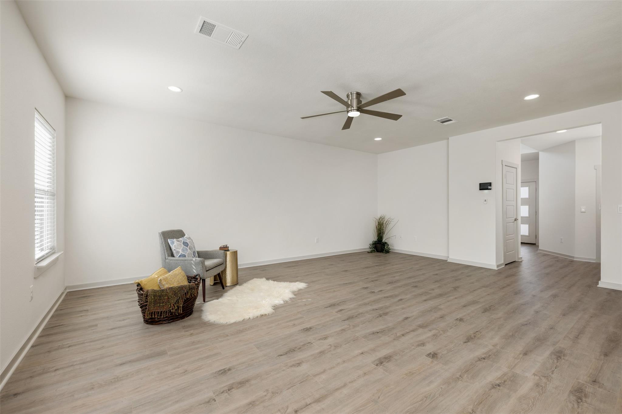 8301 Mimi Ln Property Photo 7