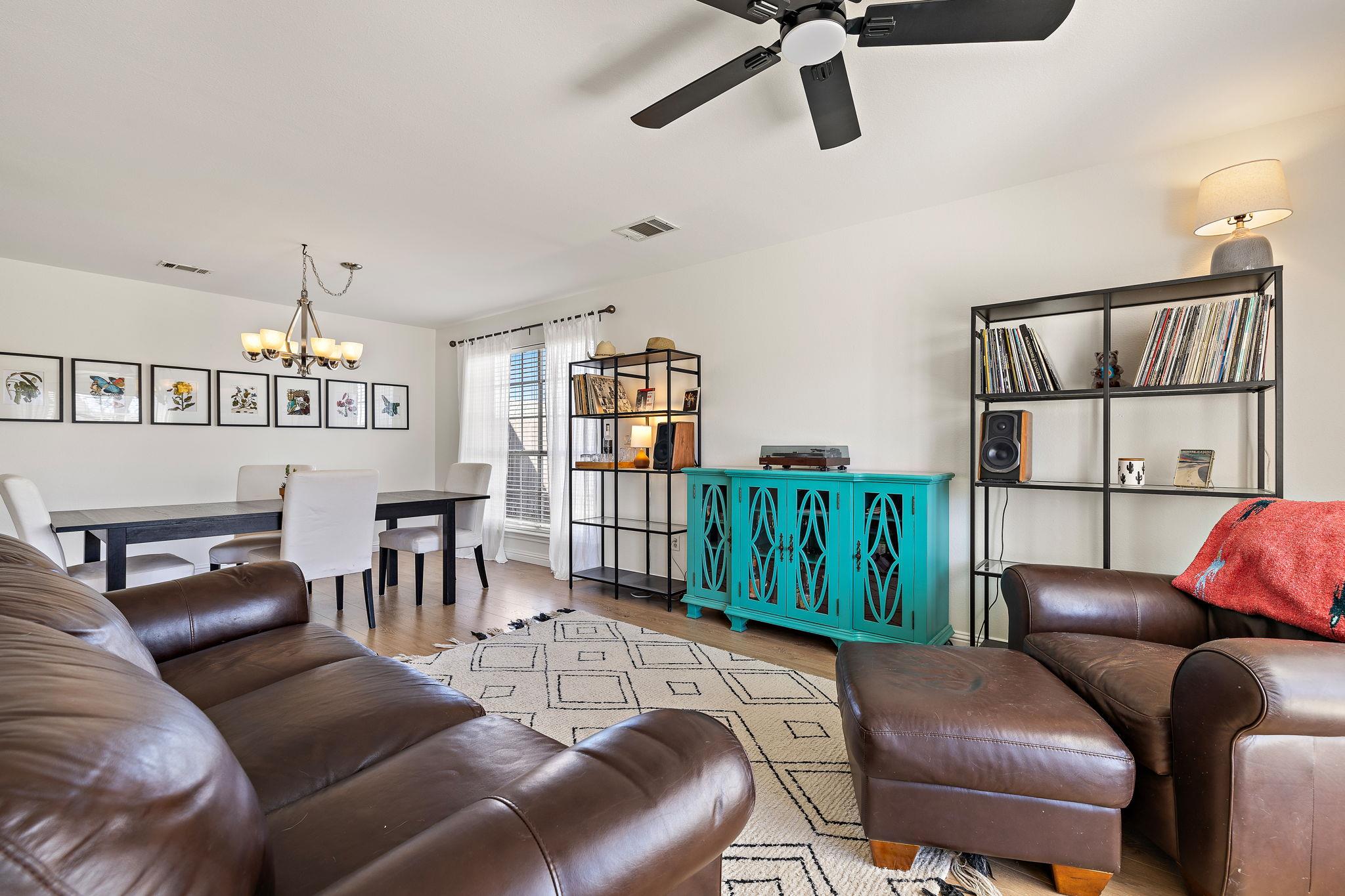 17210 Valley Glen Rd Property Photo 4