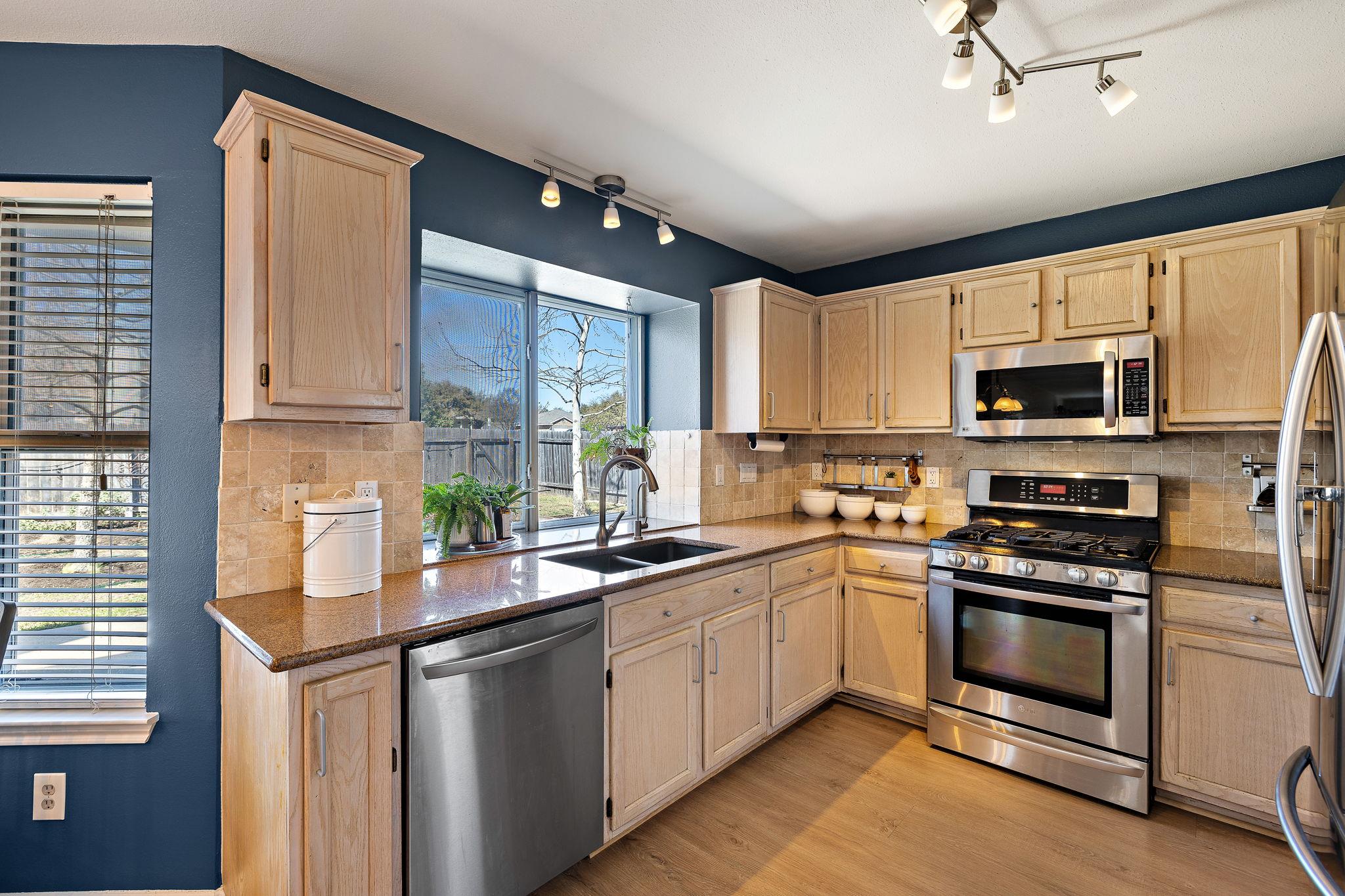17210 Valley Glen Rd Property Photo 10