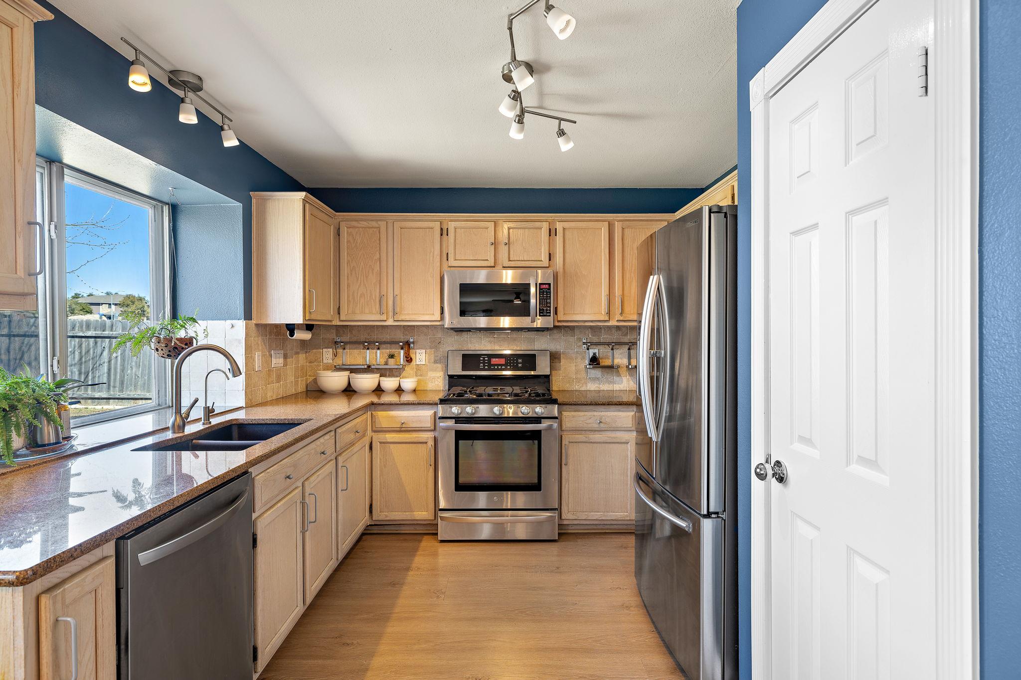 17210 Valley Glen Rd Property Photo 13