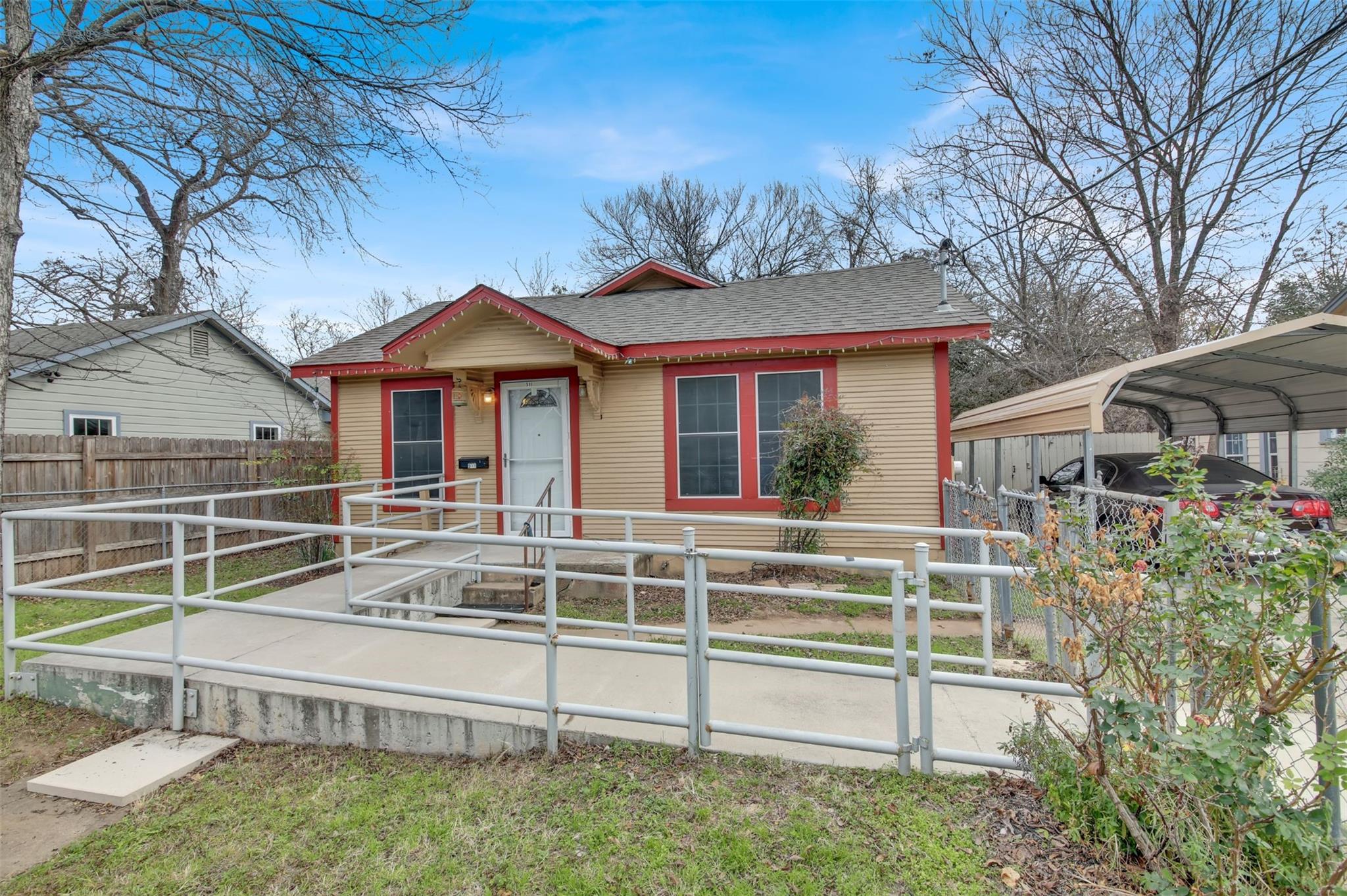 511 Allen St Property Photo 4