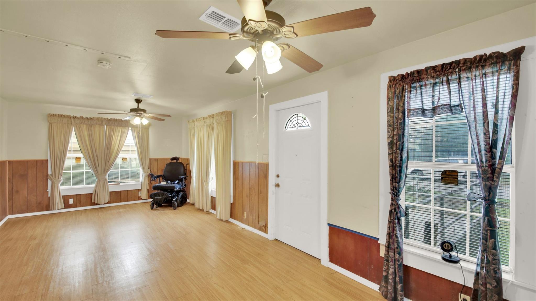 511 Allen St Property Photo 8