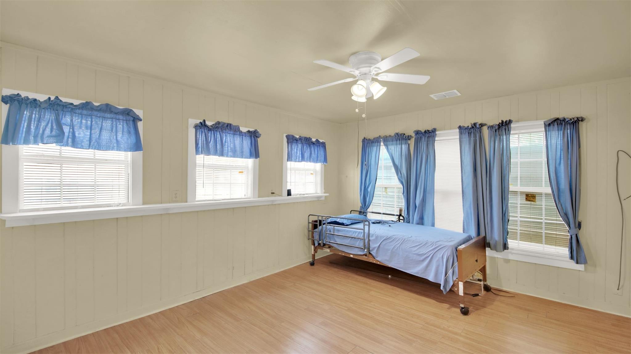 511 Allen St Property Photo 18