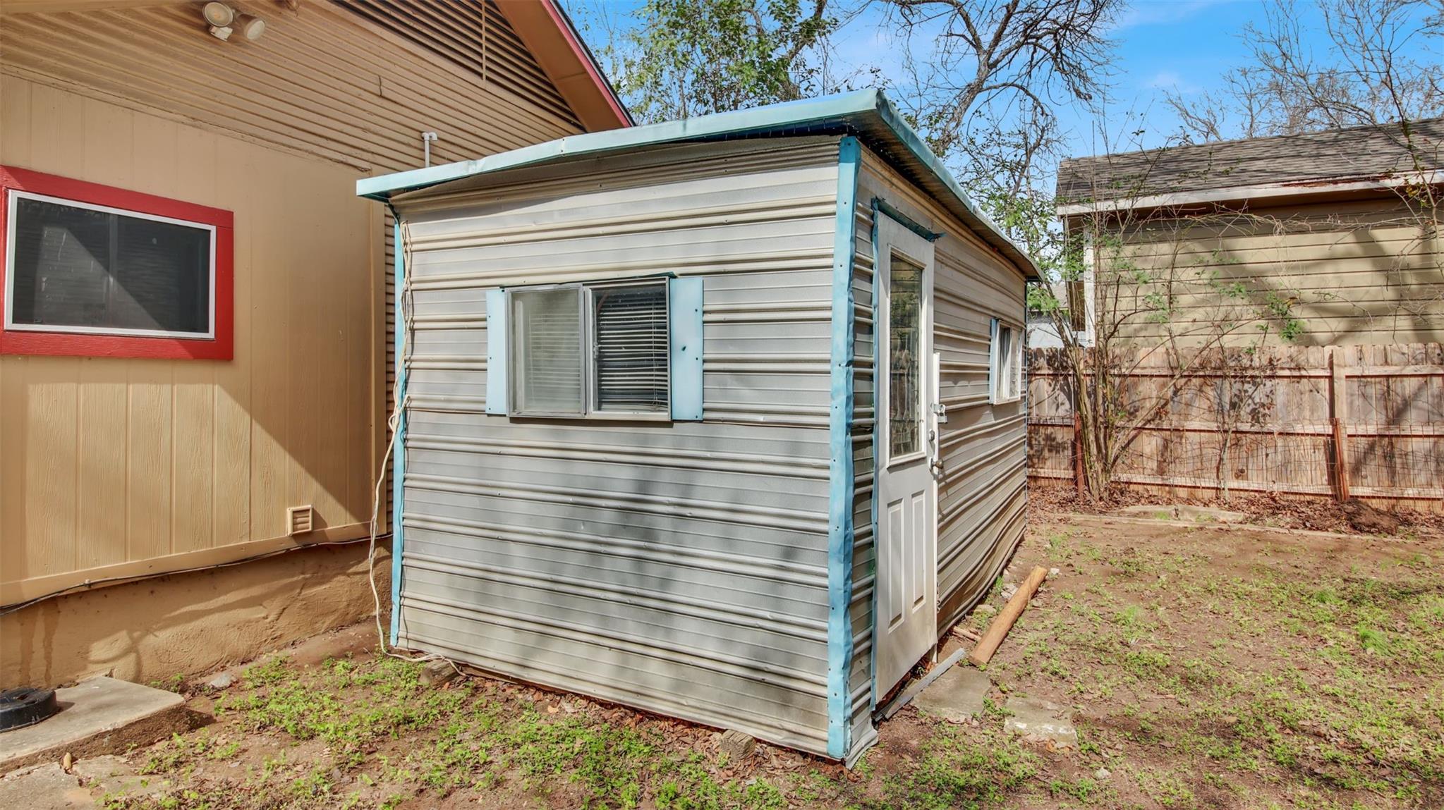 511 Allen St Property Photo 26
