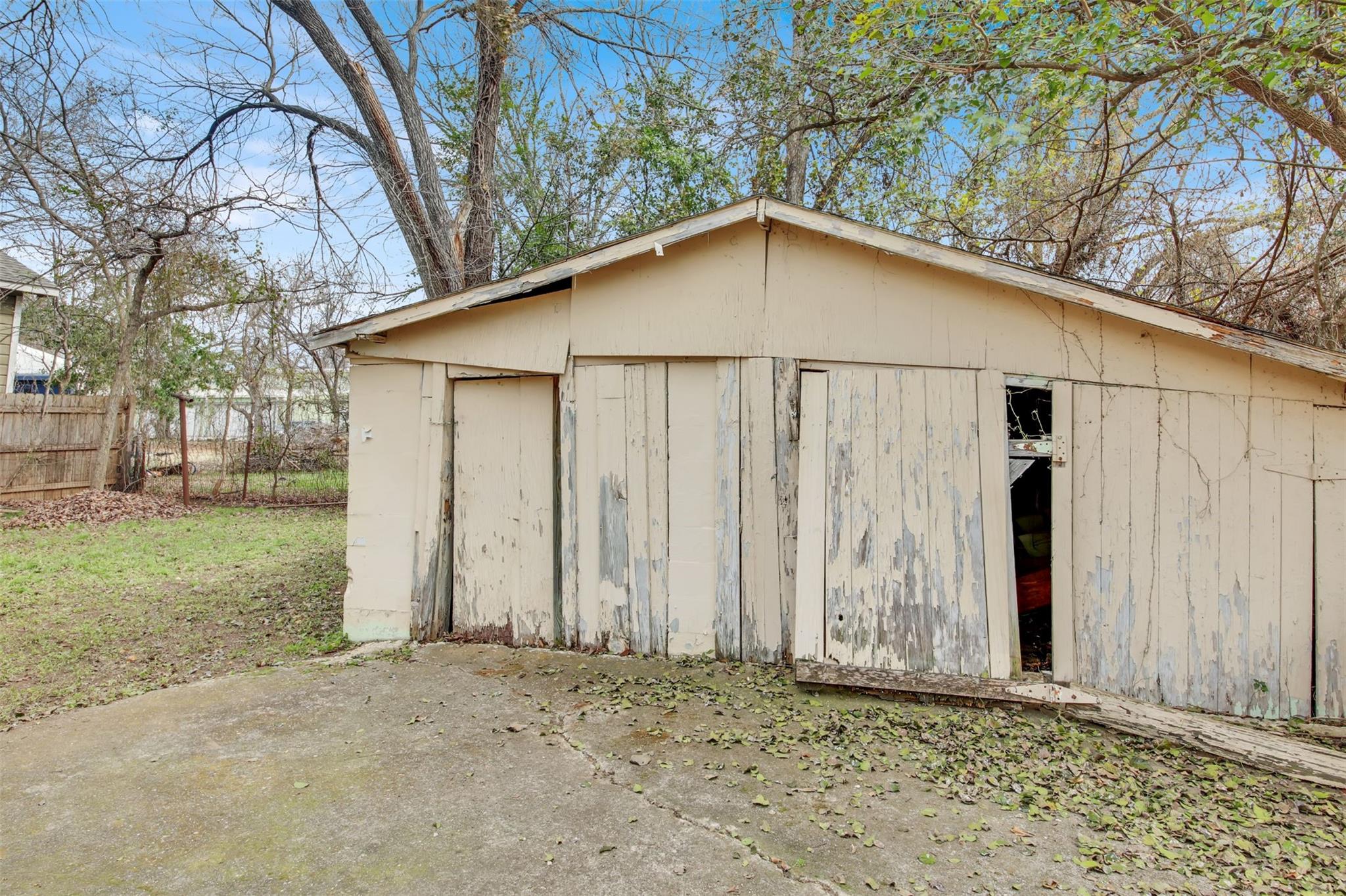 511 Allen St Property Photo 27