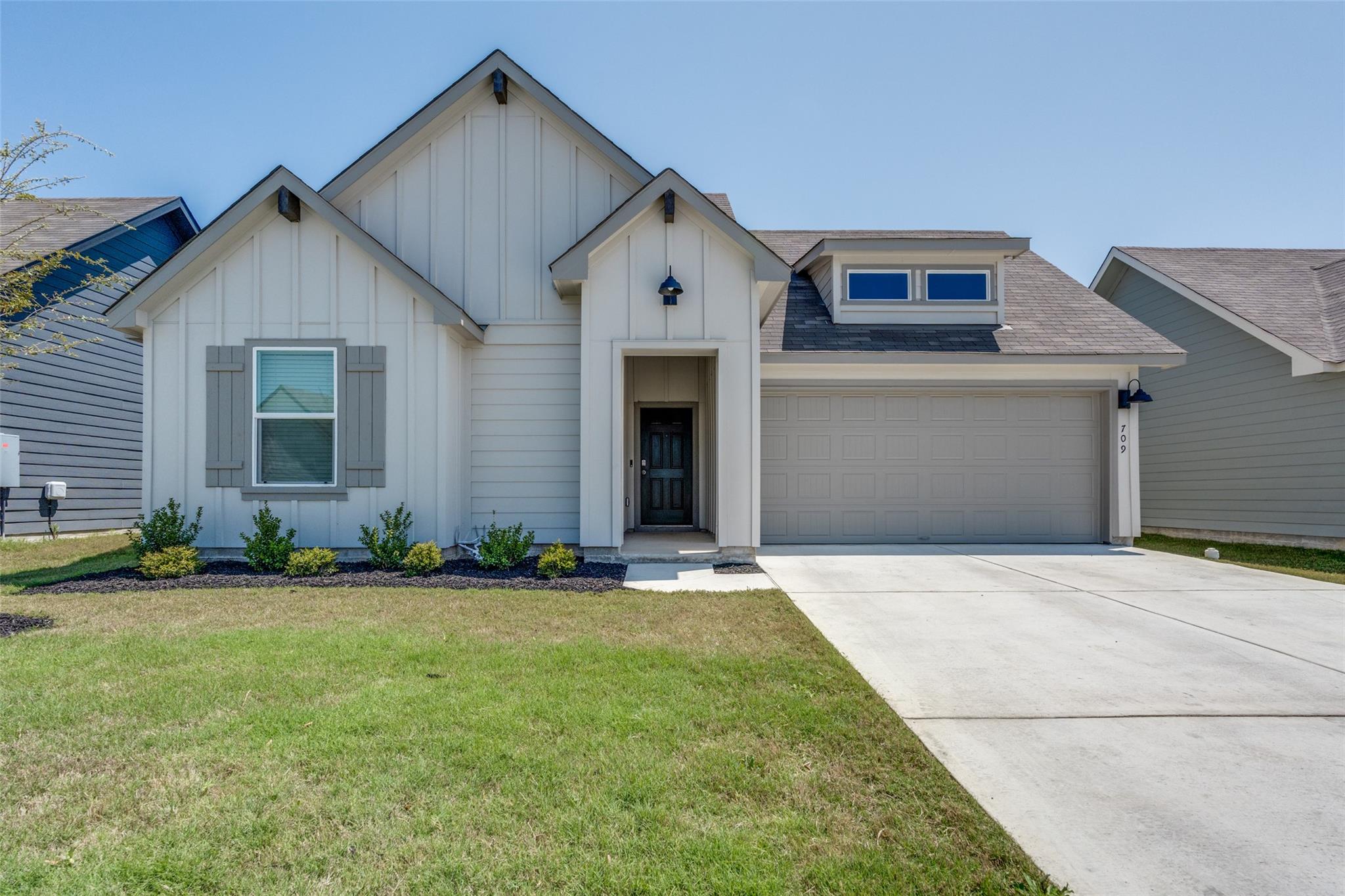 709 Signe Property Photo