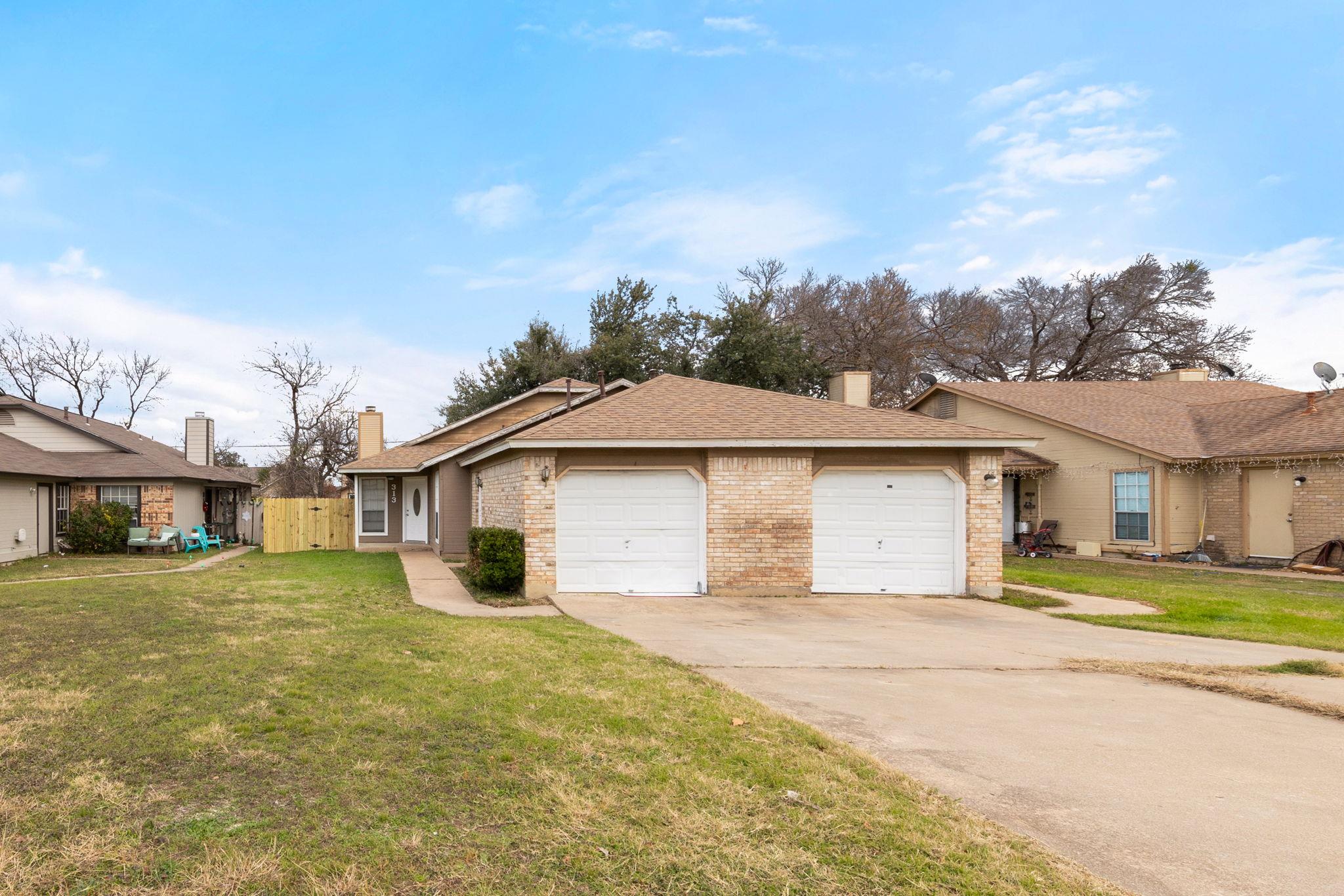 313 Greenlawn Blvd Property Photo 1