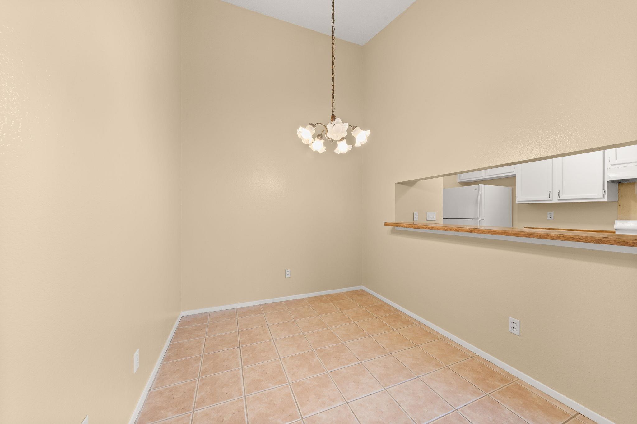 313 Greenlawn Blvd Property Photo 9
