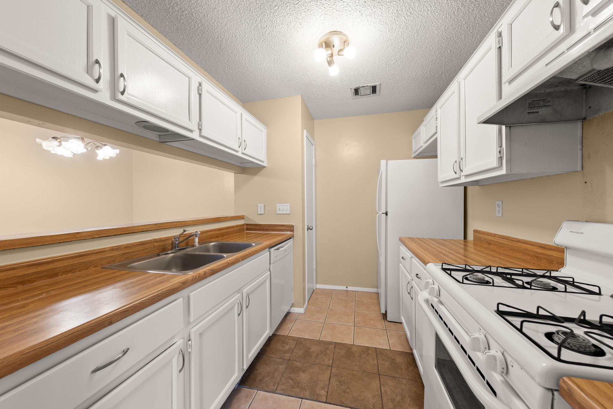 313 Greenlawn Blvd Property Photo 10