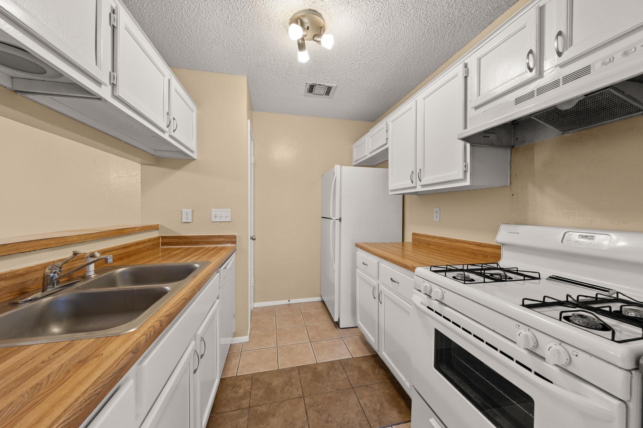 313 Greenlawn Blvd Property Photo 11