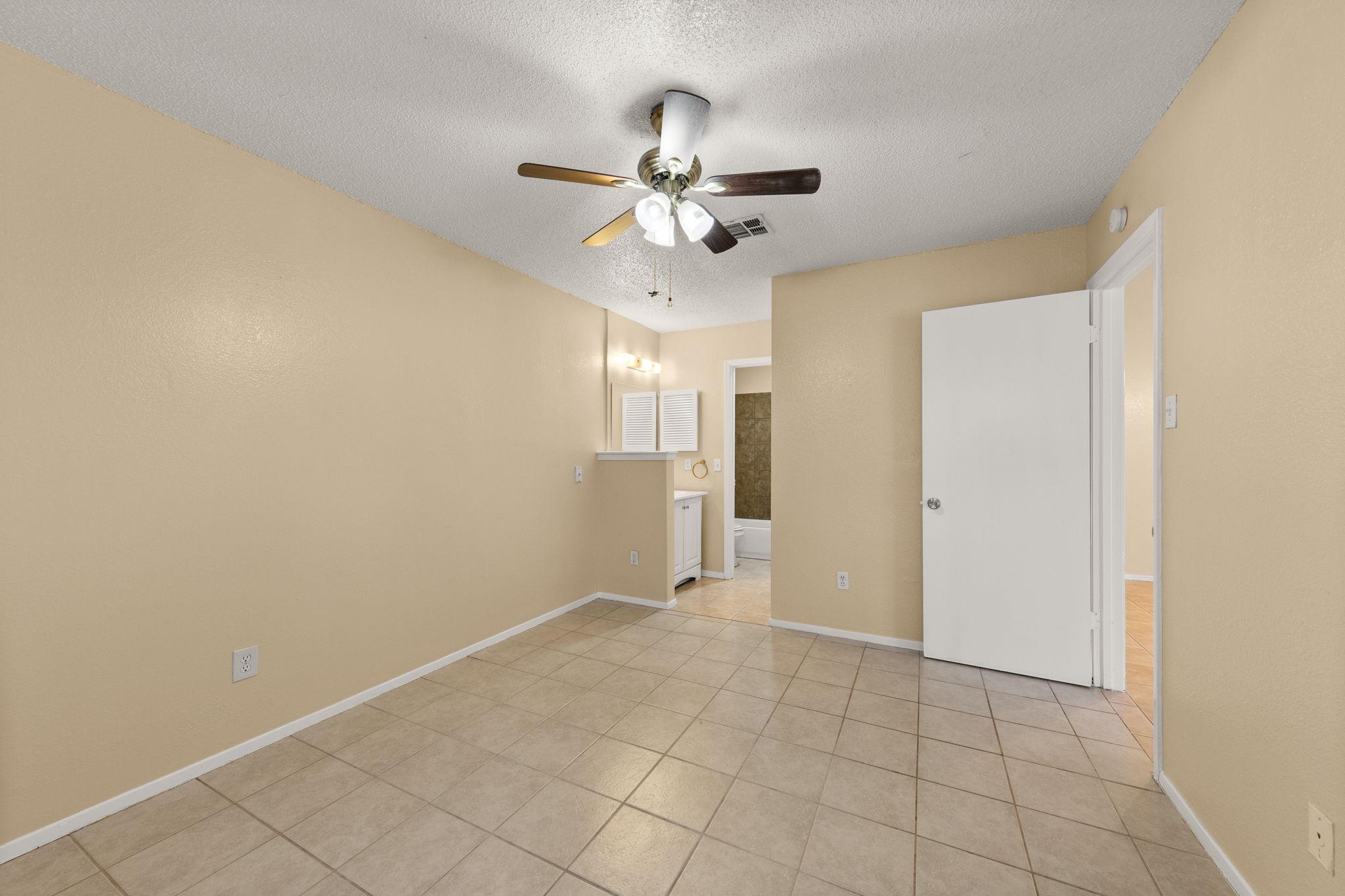 313 Greenlawn Blvd Property Photo 16