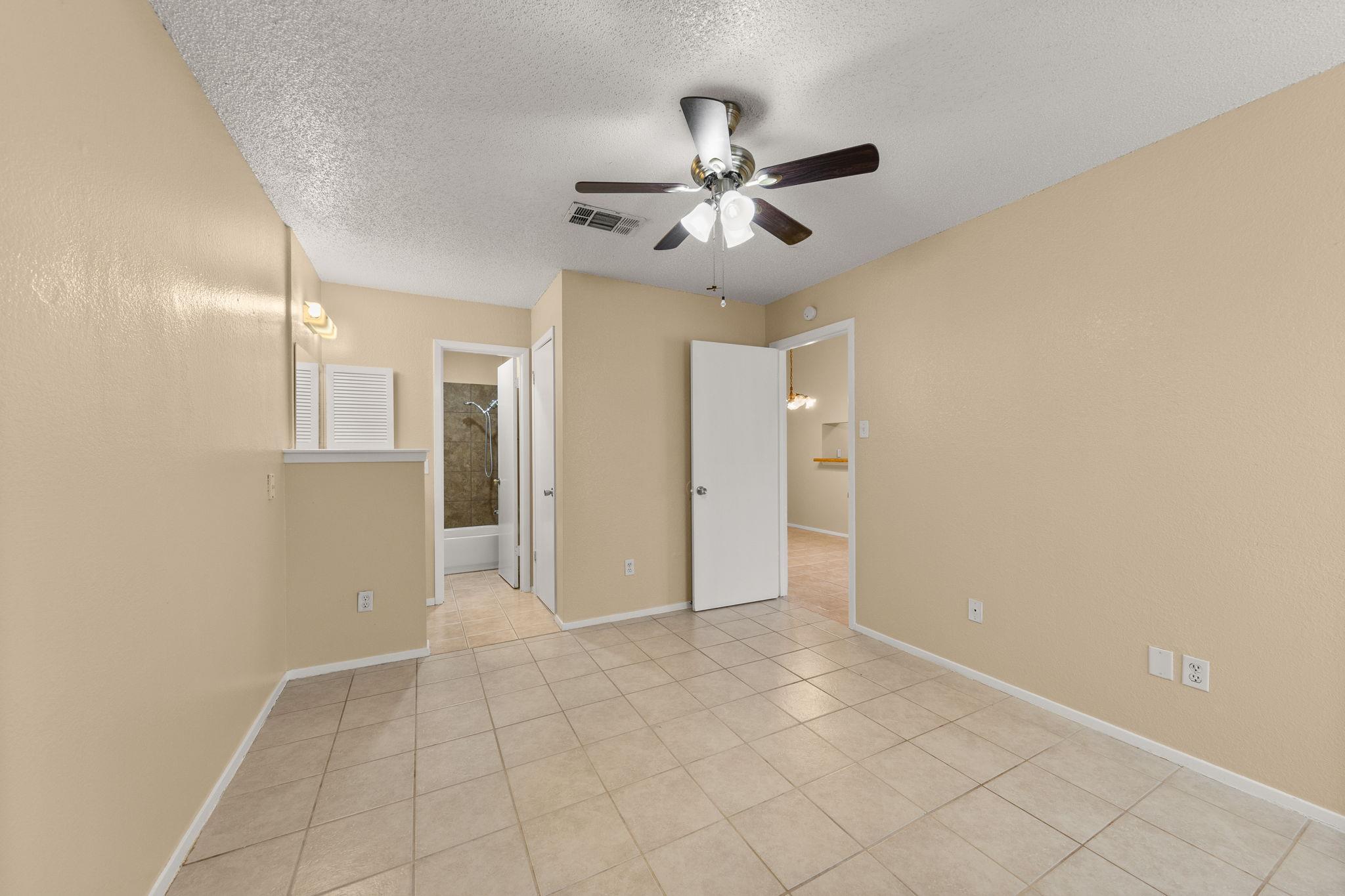 313 Greenlawn Blvd Property Photo 17