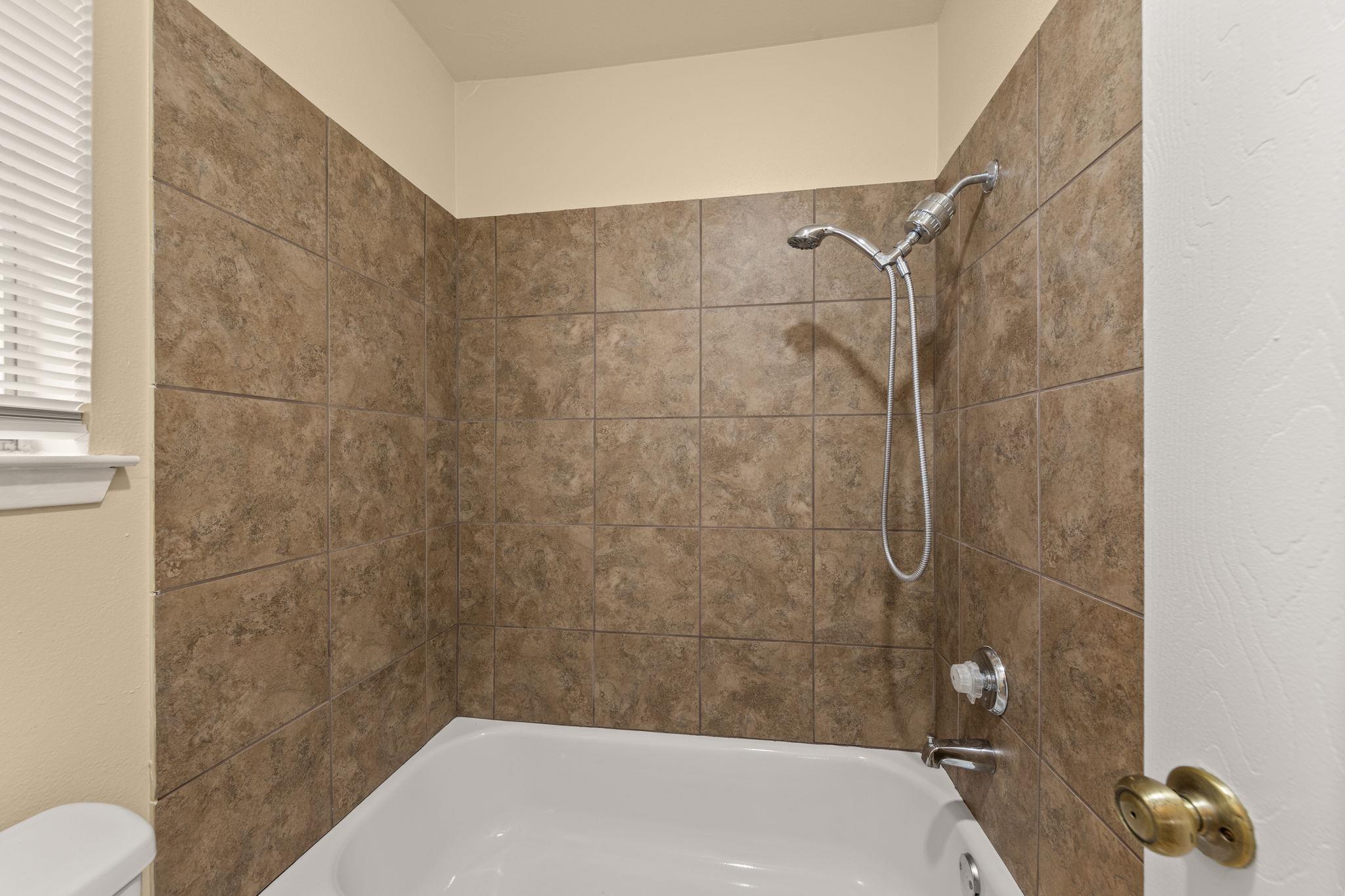 313 Greenlawn Blvd Property Photo 19