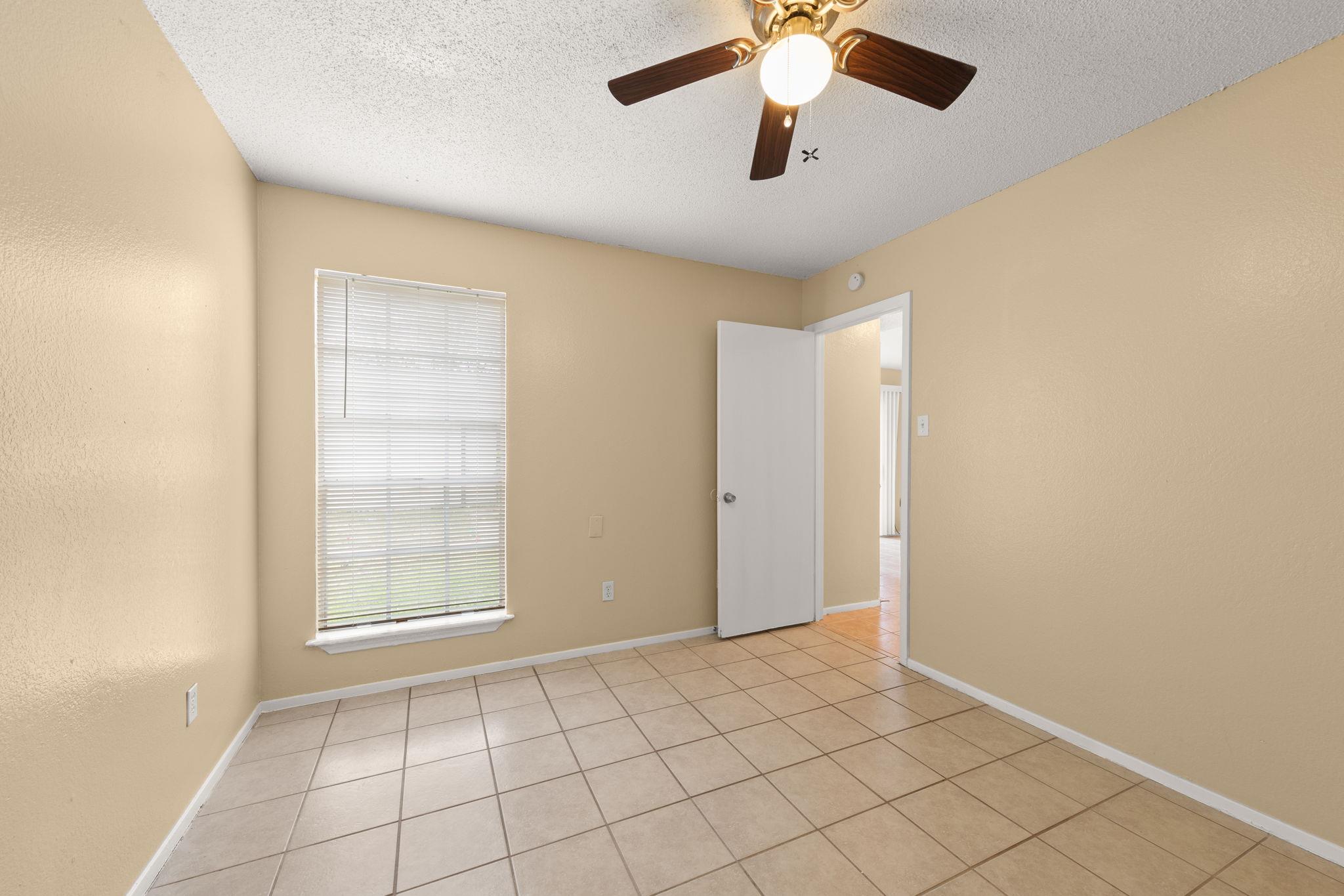 313 Greenlawn Blvd Property Photo 23