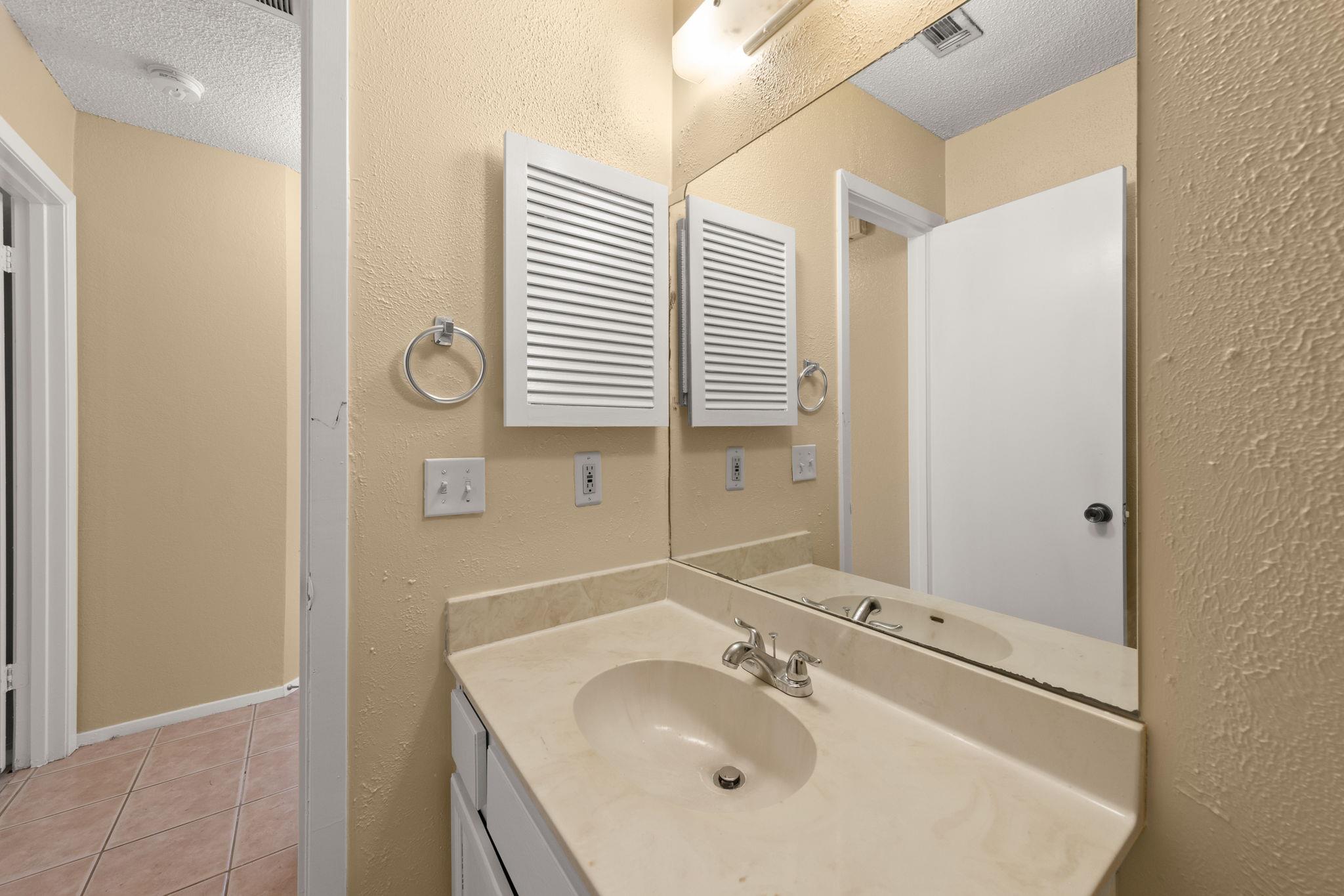 313 Greenlawn Blvd Property Photo 28