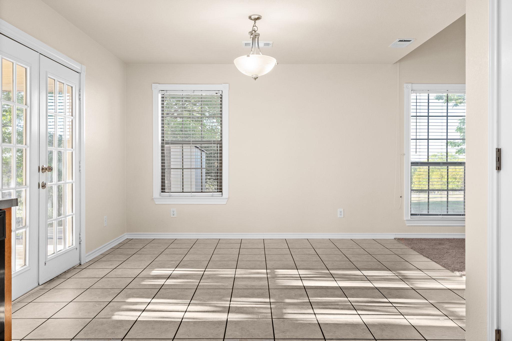 10 Saul St Property Photo 18