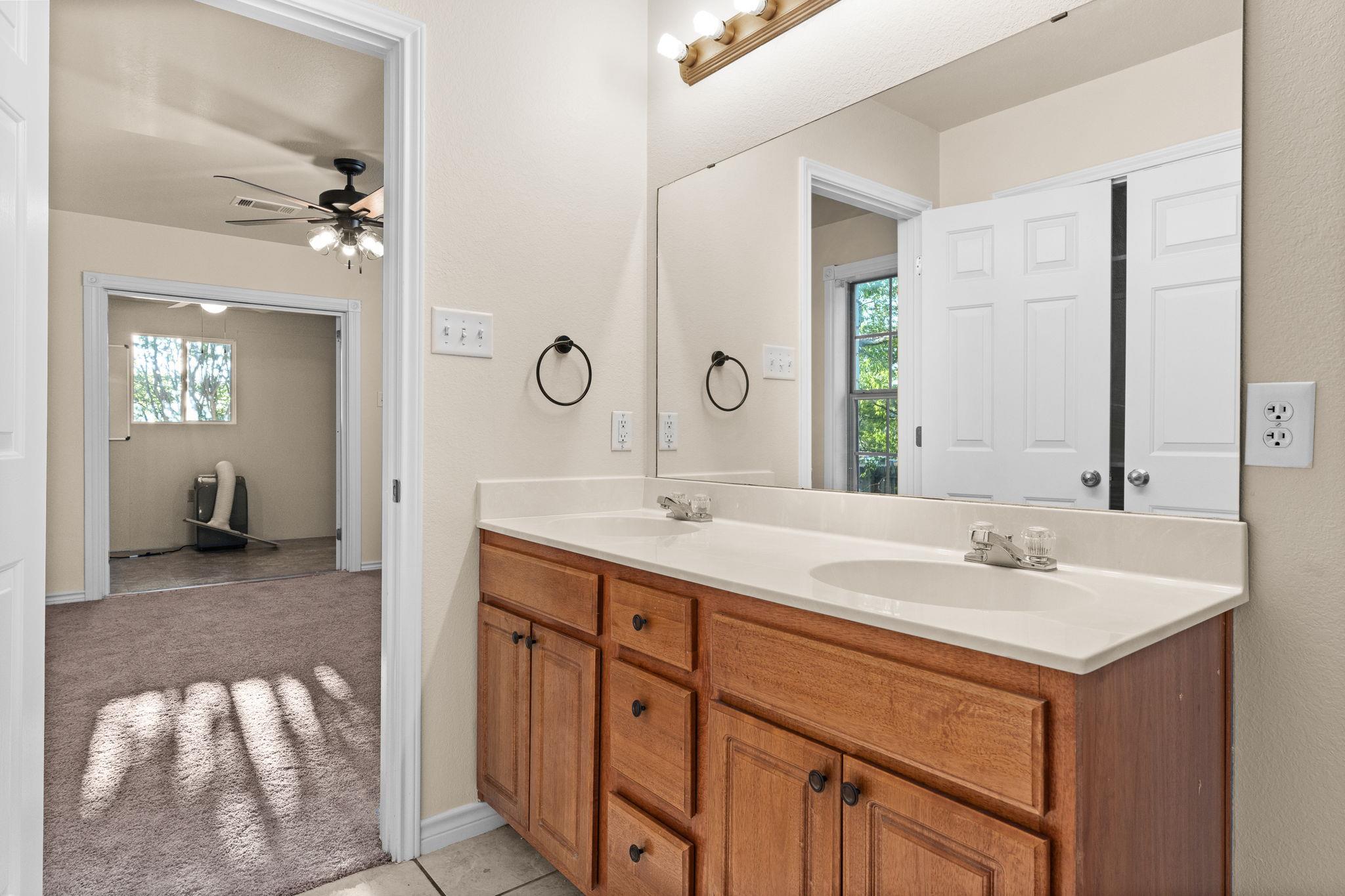 10 Saul St Property Photo 24